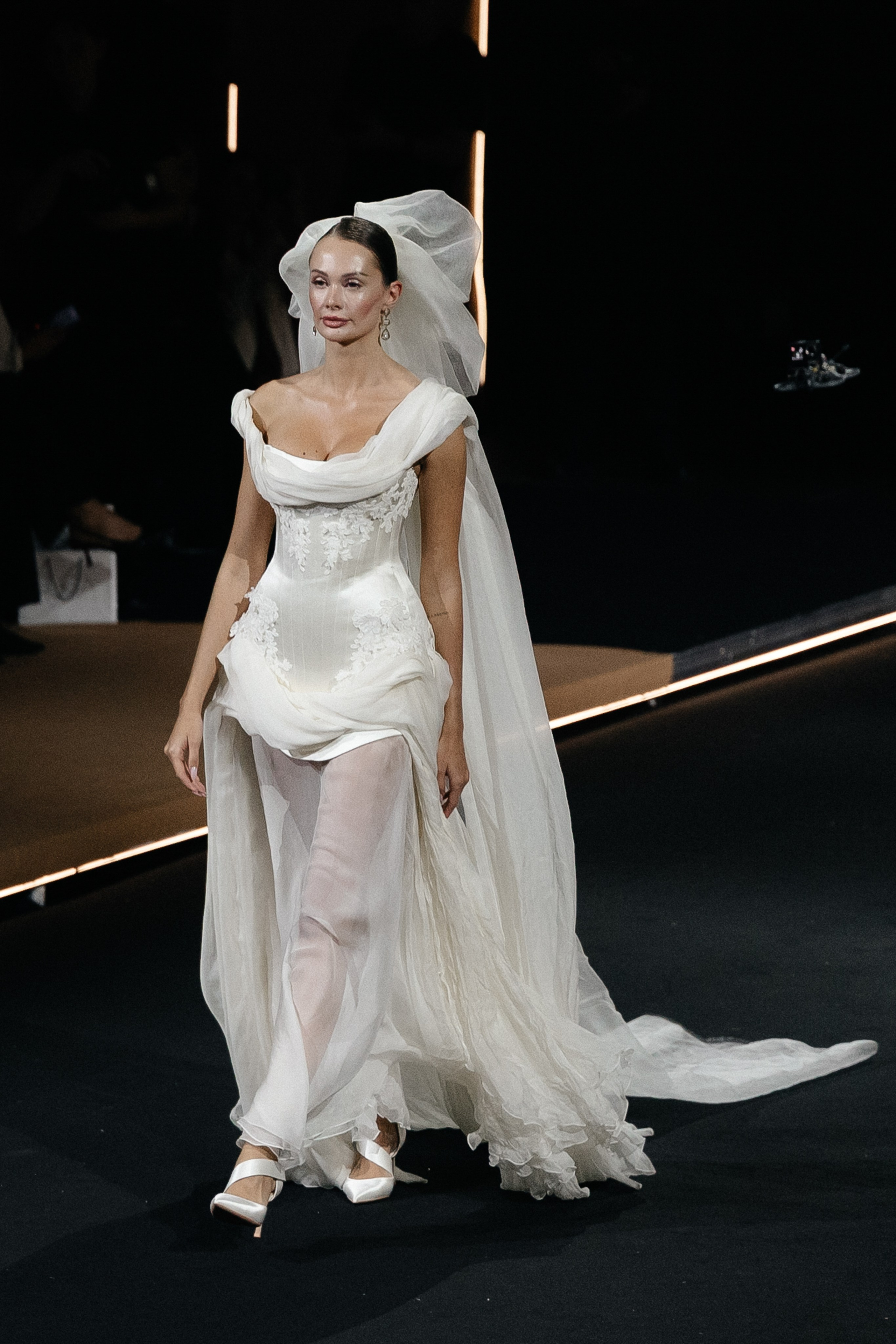 INCOGNITO Rara Avis Group & Kuraje Fashion Show 2027 INCOGNITO. Wedding PHOTOGRAPHER Andrew Vnukov
