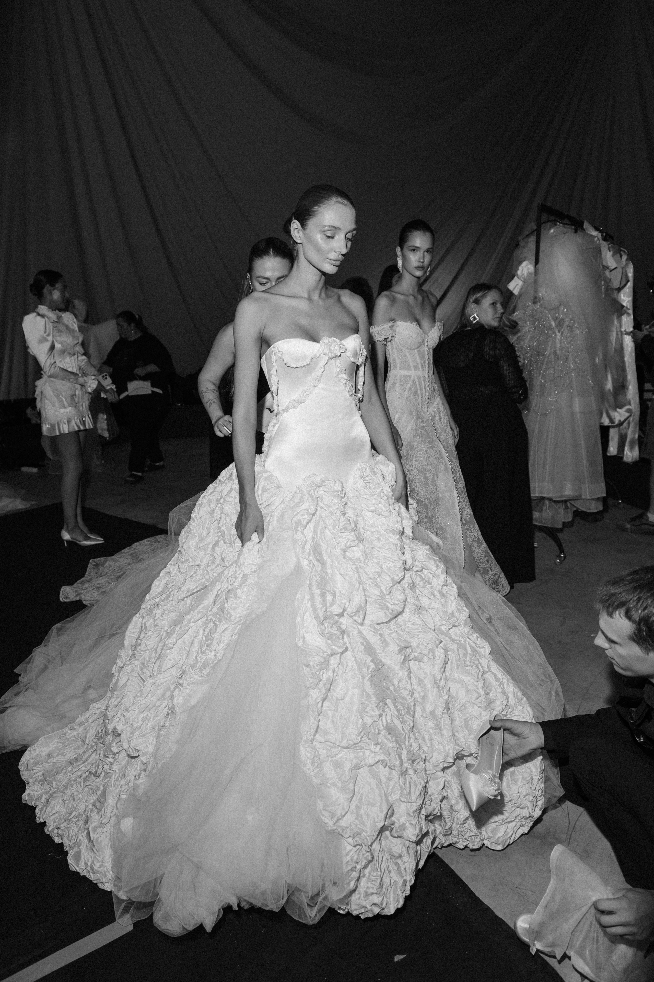 INCOGNITO Rara Avis Group & Kuraje Fashion Show 2027 INCOGNITO. Wedding PHOTOGRAPHER Andrew Vnukov