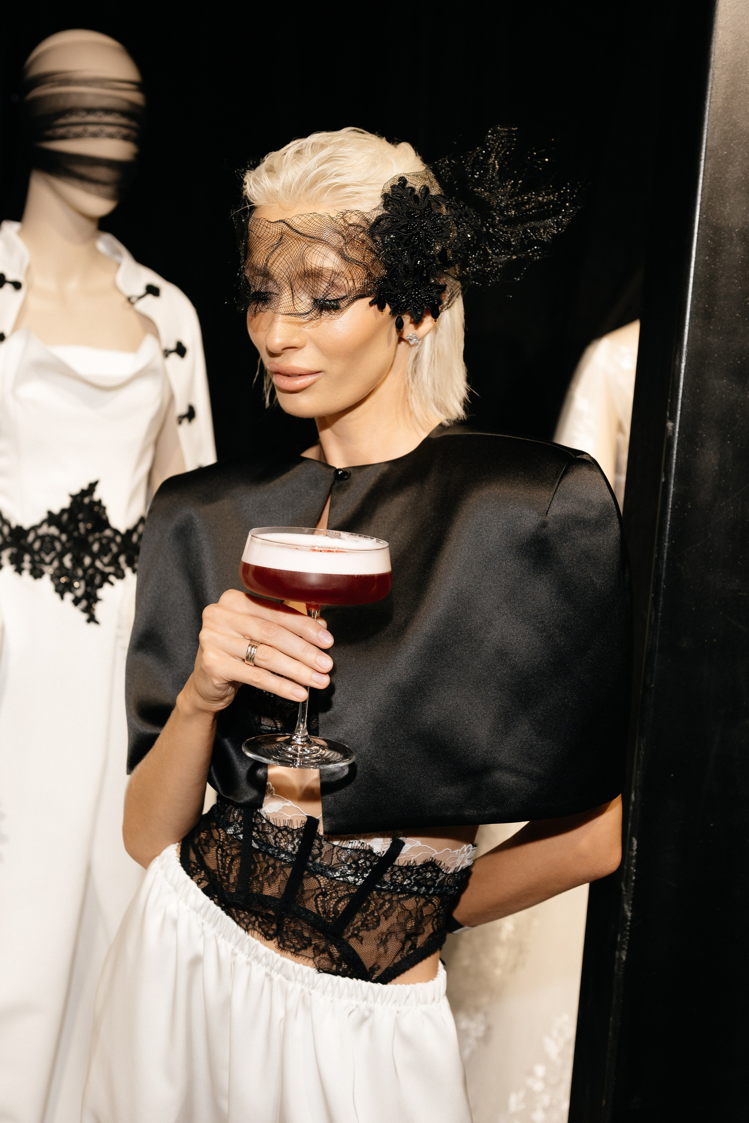 INCOGNITO Rara Avis Group & Kuraje Fashion Show 2027 INCOGNITO. Wedding PHOTOGRAPHER Andrew Vnukov