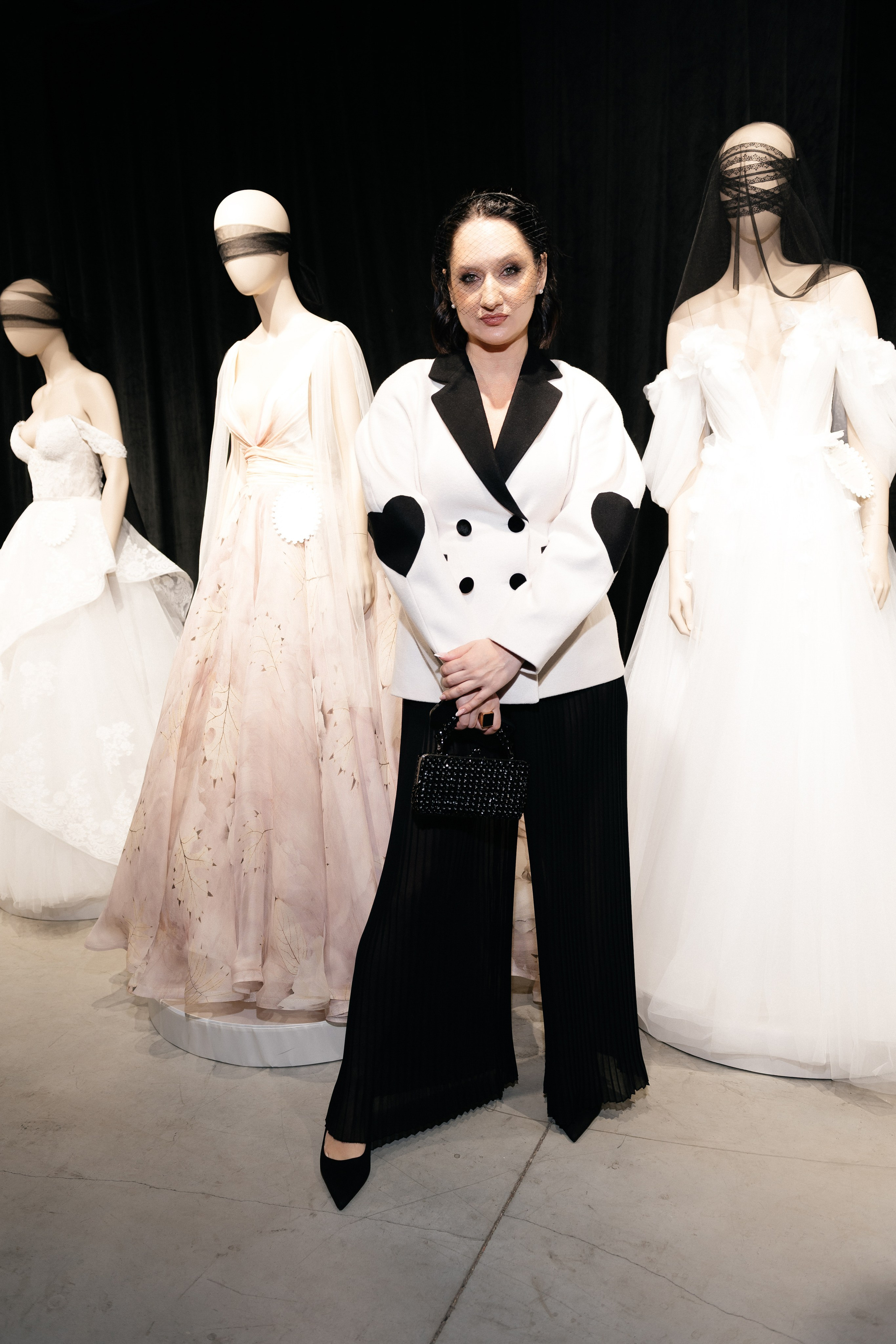 INCOGNITO Rara Avis Group & Kuraje Fashion Show 2027 INCOGNITO. Wedding PHOTOGRAPHER Andrew Vnukov