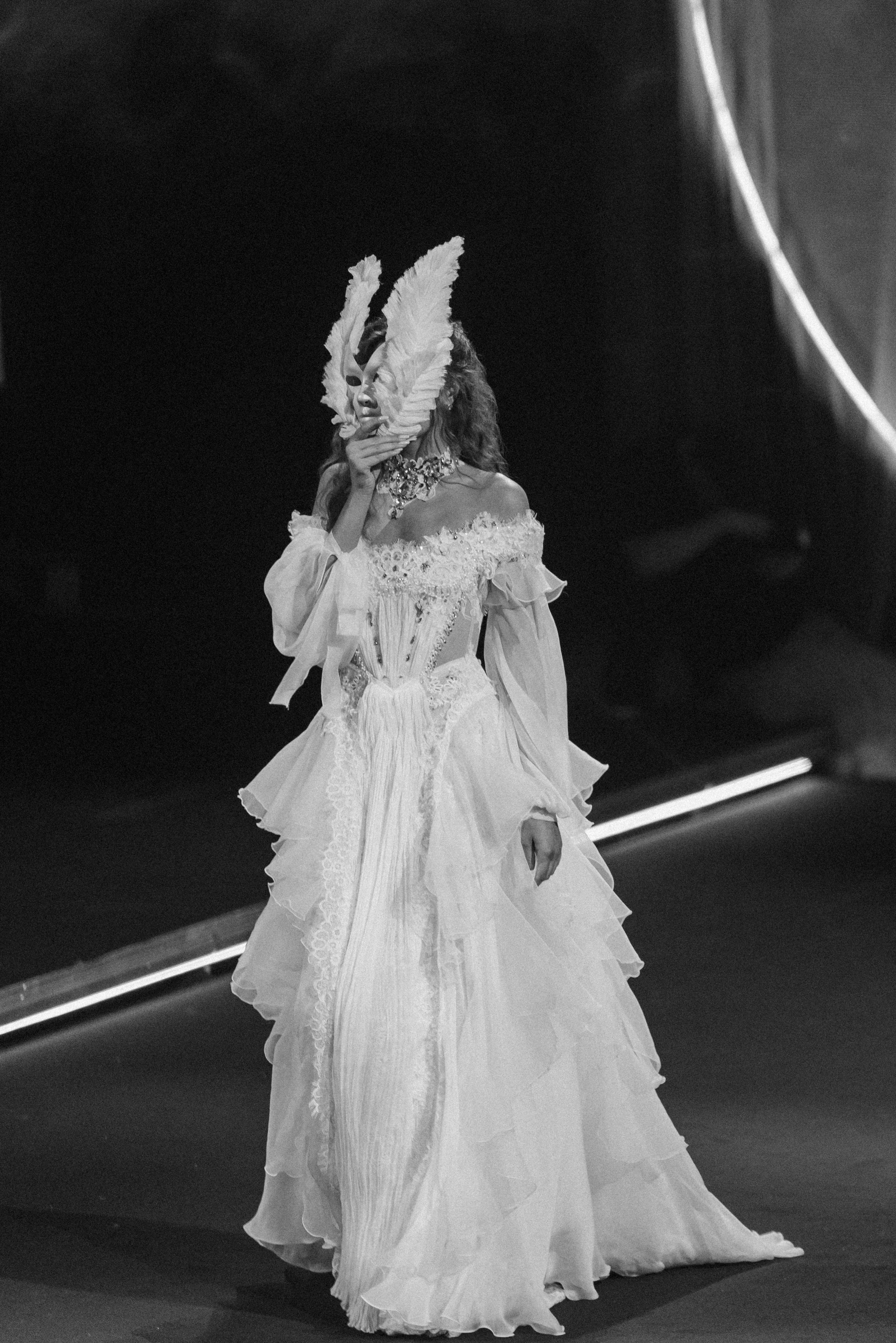 INCOGNITO Rara Avis Group & Kuraje Fashion Show 2027 INCOGNITO. Wedding PHOTOGRAPHER Andrew Vnukov
