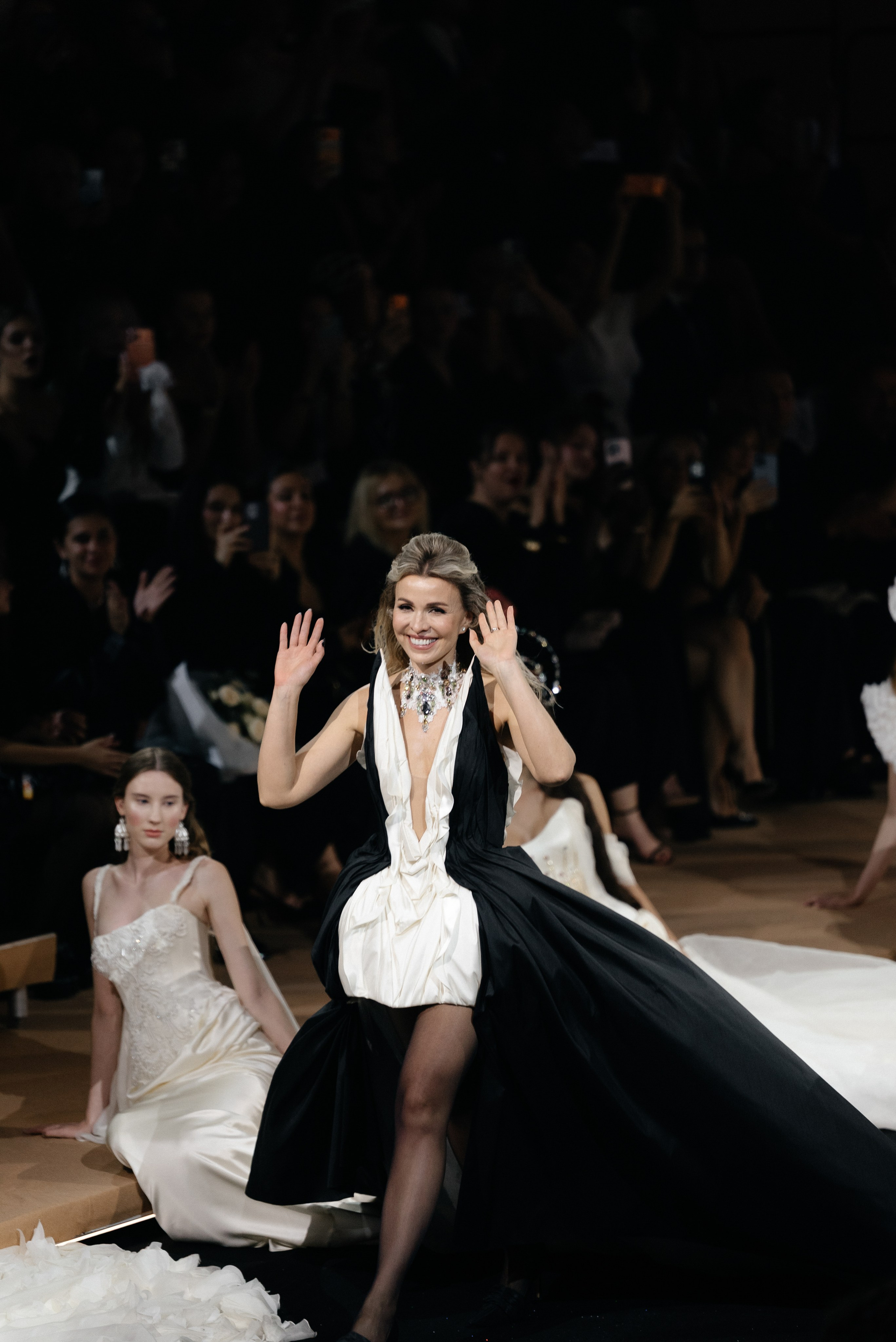 INCOGNITO Rara Avis Group & Kuraje Fashion Show 2027 INCOGNITO. Wedding PHOTOGRAPHER Andrew Vnukov