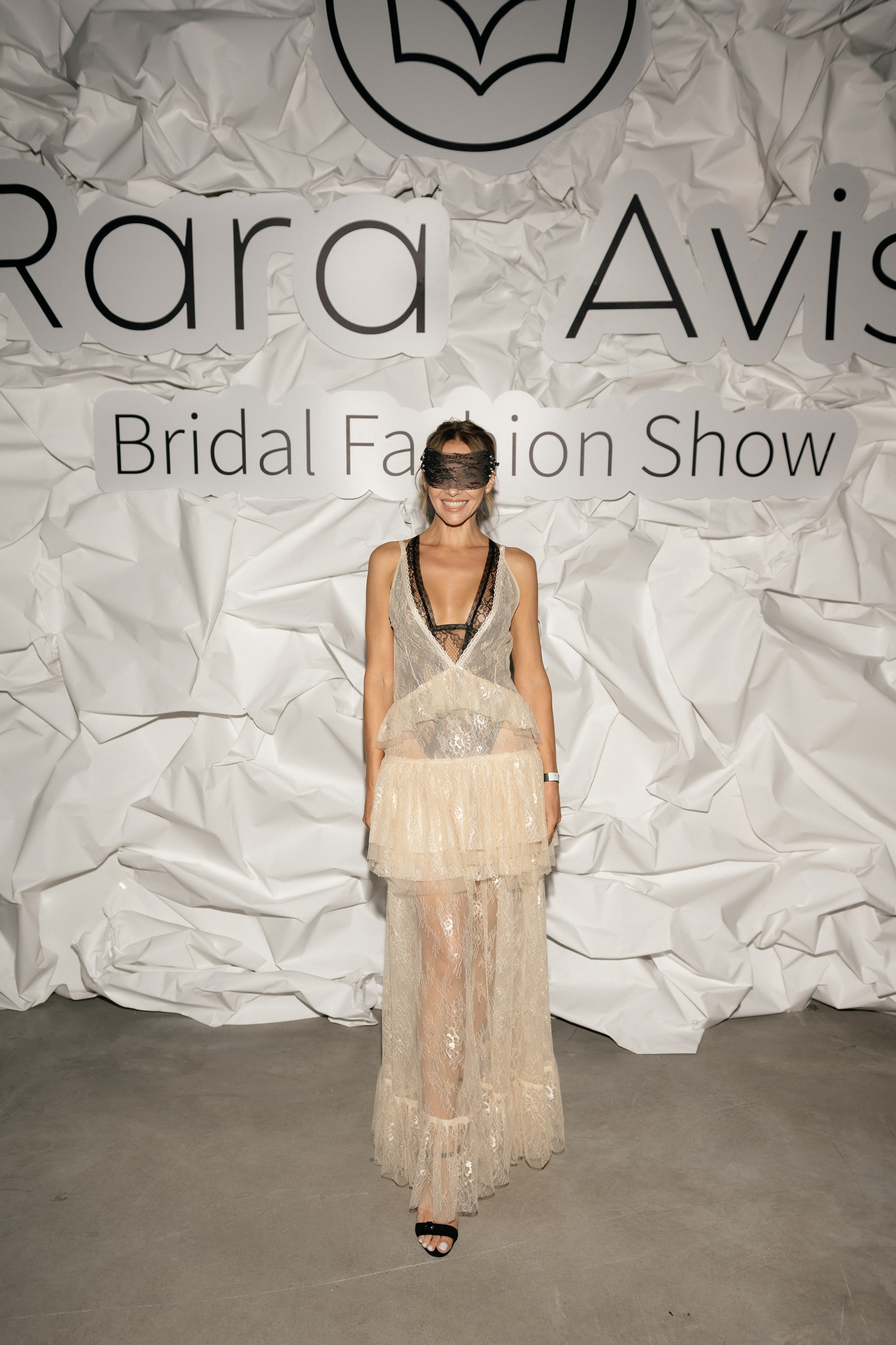 INCOGNITO Rara Avis Group & Kuraje Fashion Show 2027 INCOGNITO. Wedding PHOTOGRAPHER Andrew Vnukov