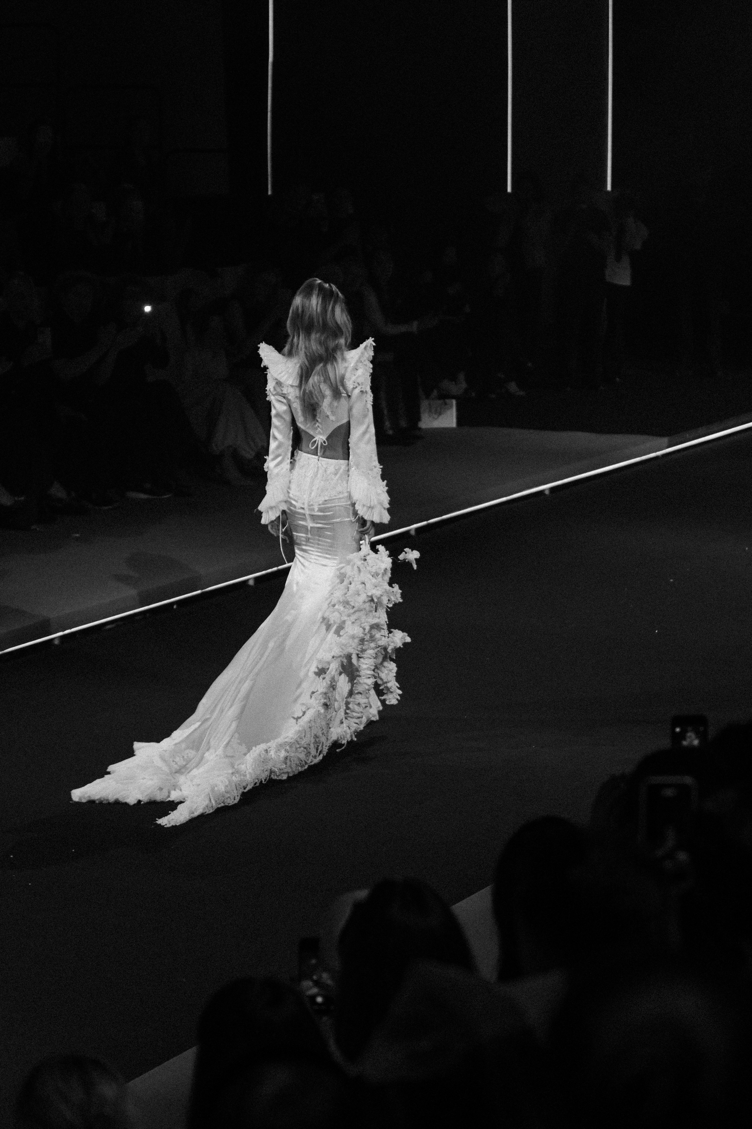 INCOGNITO Rara Avis Group & Kuraje Fashion Show 2027 INCOGNITO. Wedding PHOTOGRAPHER Andrew Vnukov