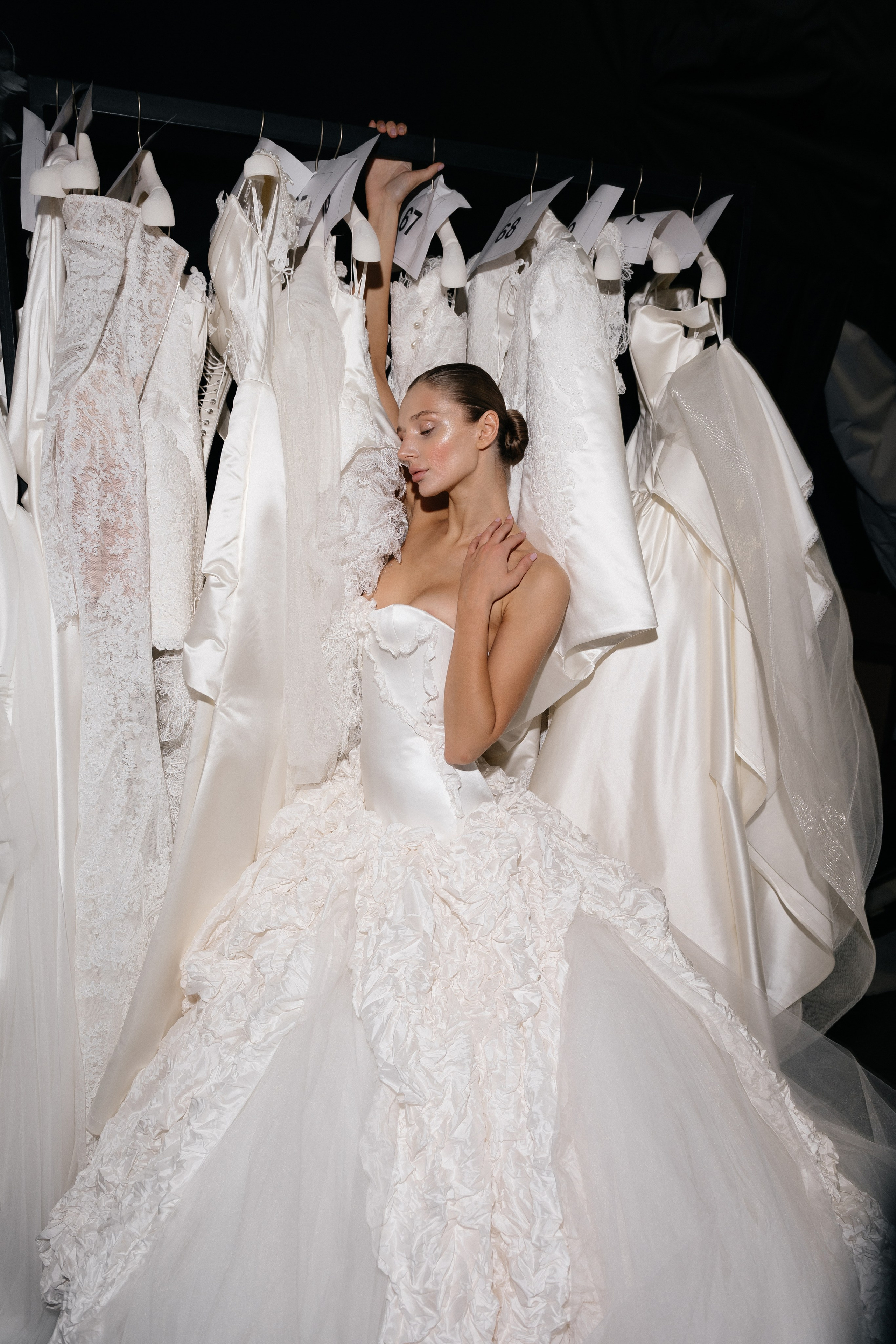 INCOGNITO Rara Avis Group & Kuraje Fashion Show 2027 INCOGNITO. Wedding PHOTOGRAPHER Andrew Vnukov