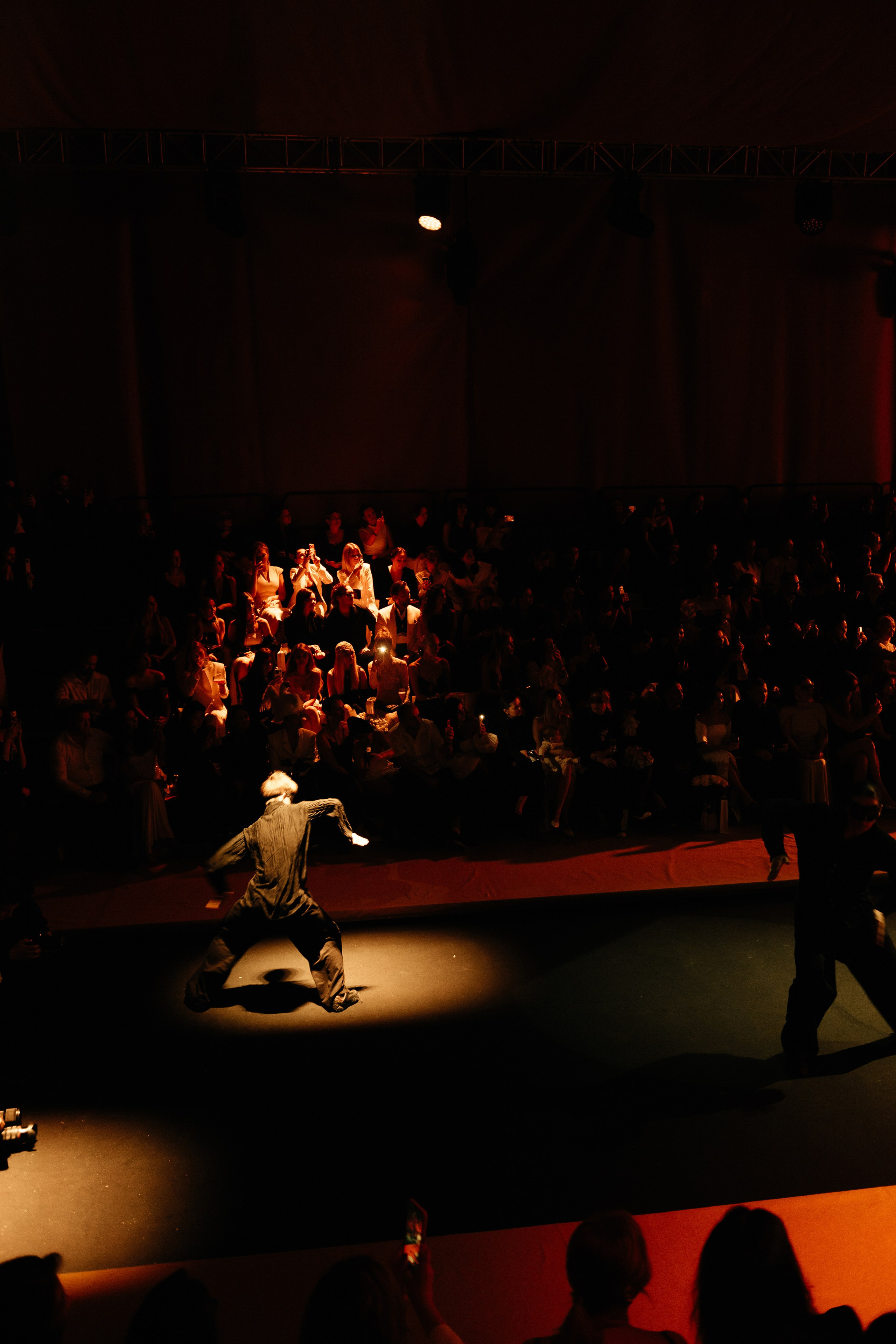 INCOGNITO Rara Avis Group & Kuraje Fashion Show 2027 INCOGNITO. Wedding PHOTOGRAPHER Andrew Vnukov
