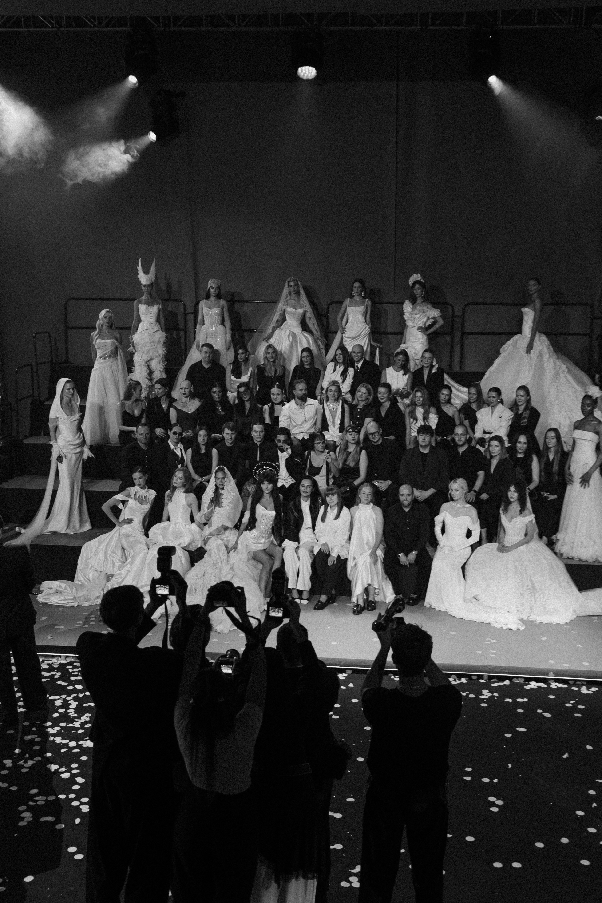 INCOGNITO Rara Avis Group & Kuraje Fashion Show 2027 INCOGNITO. Wedding PHOTOGRAPHER Andrew Vnukov