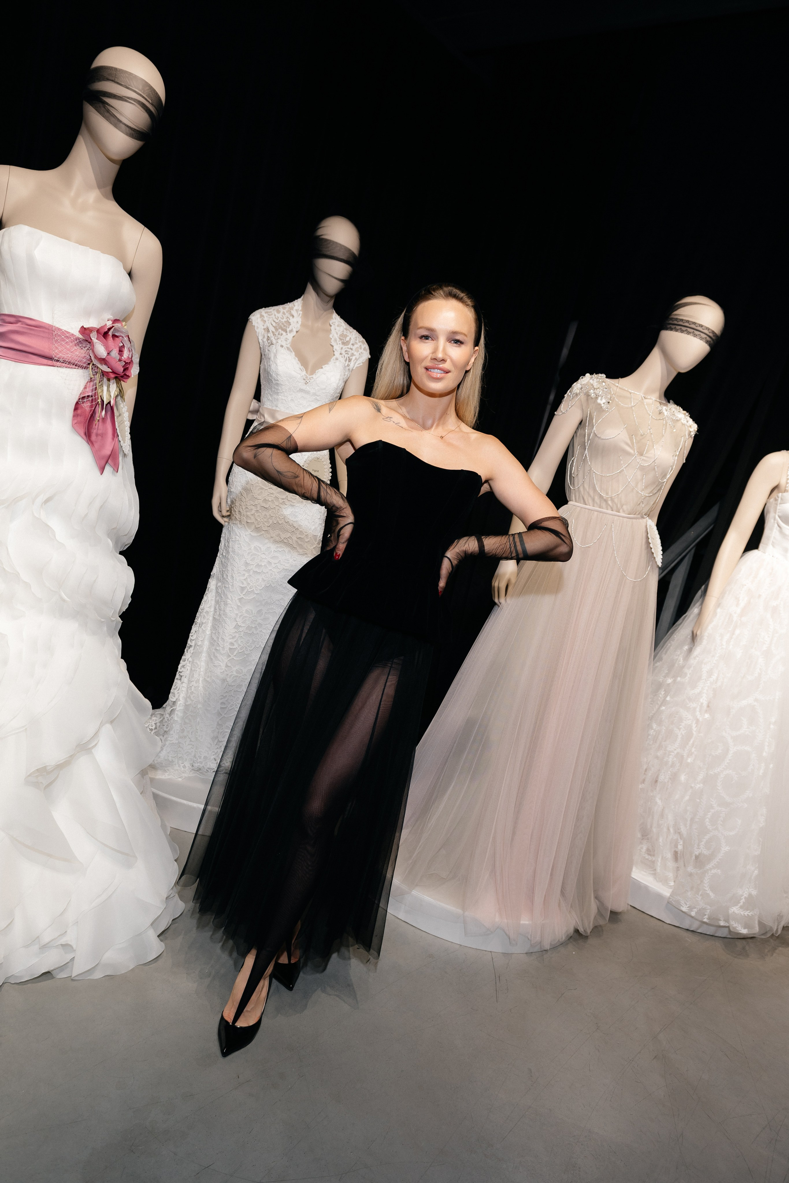 INCOGNITO Rara Avis Group & Kuraje Fashion Show 2027 INCOGNITO. Wedding PHOTOGRAPHER Andrew Vnukov