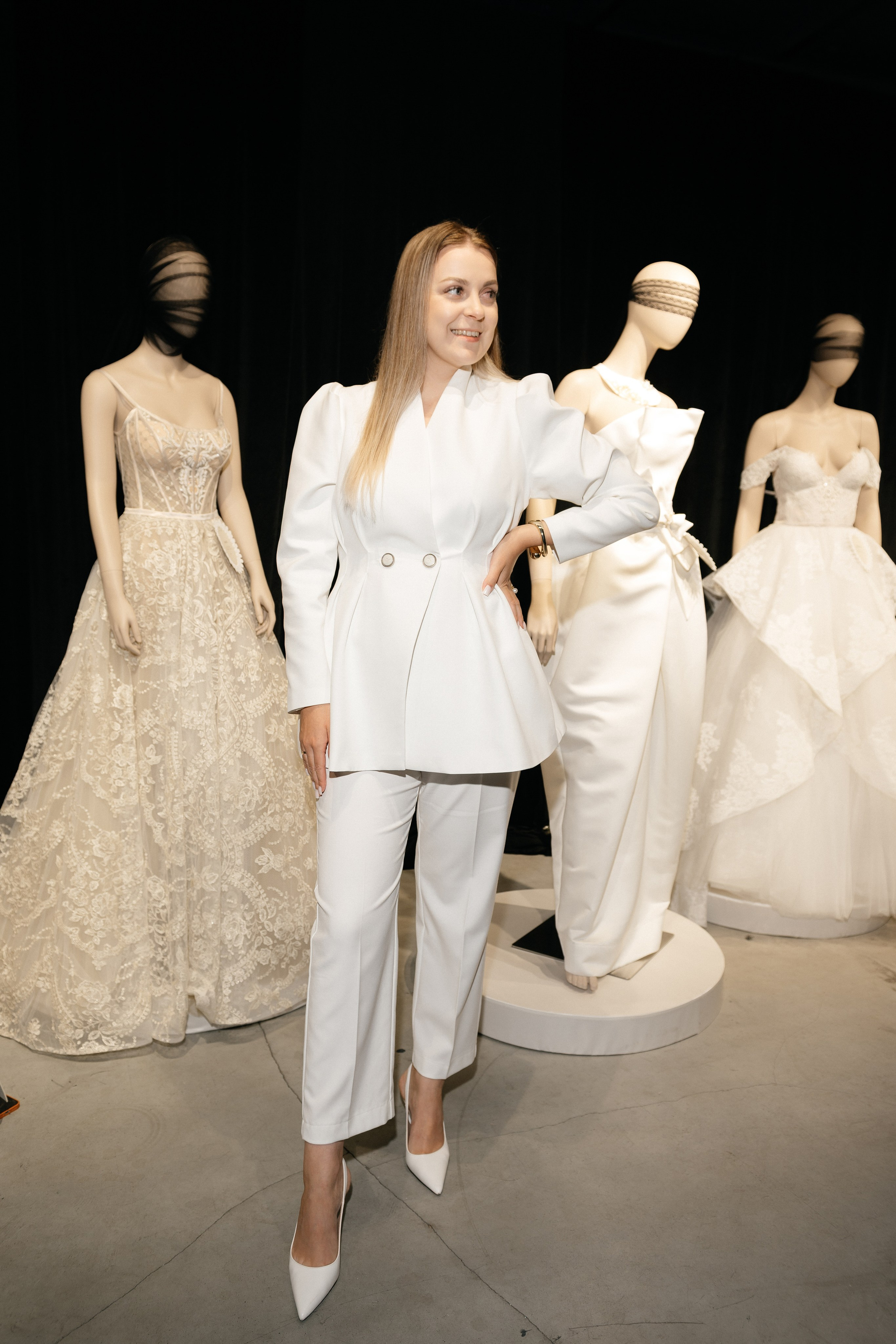 INCOGNITO Rara Avis Group & Kuraje Fashion Show 2027 INCOGNITO. Wedding PHOTOGRAPHER Andrew Vnukov