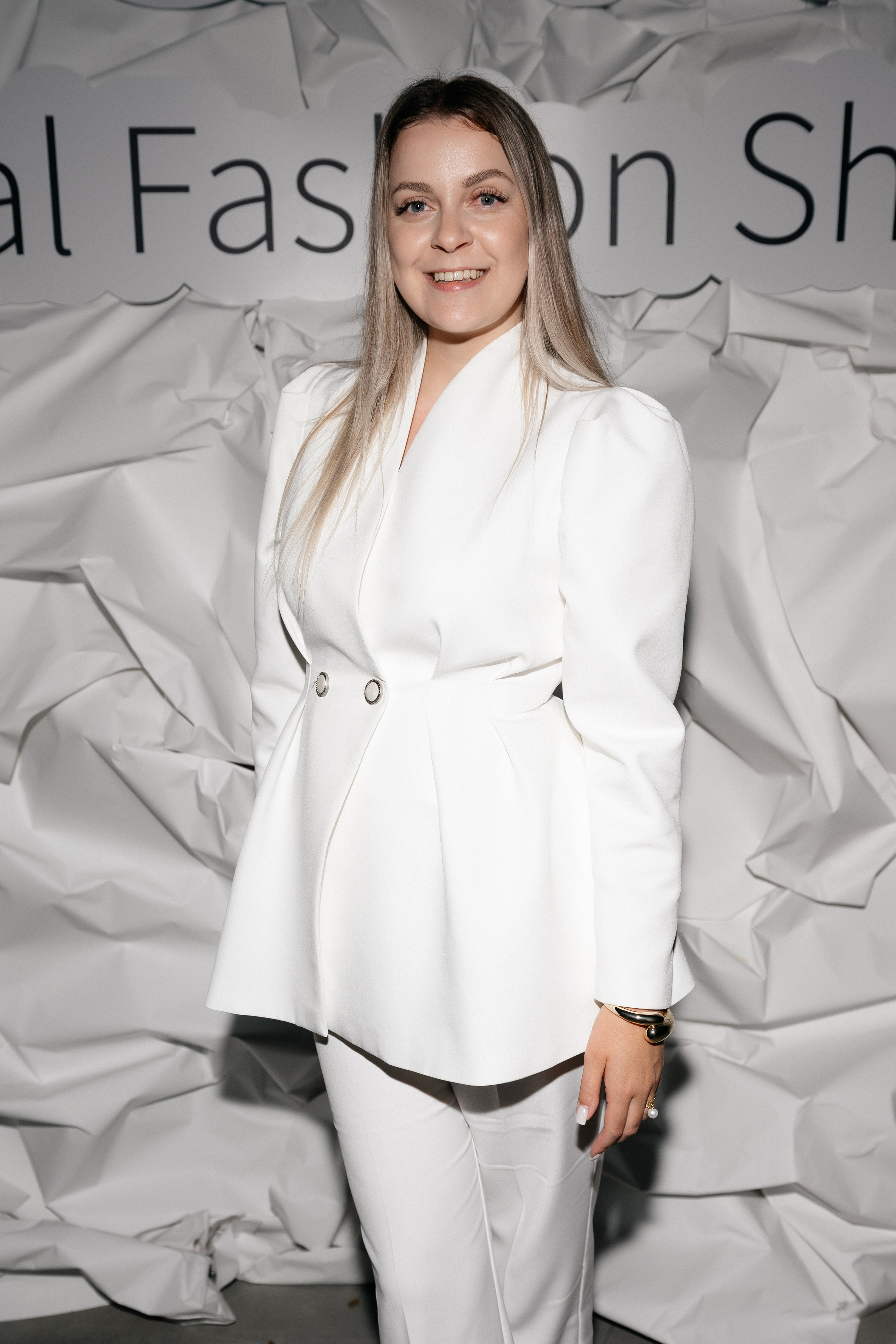 INCOGNITO Rara Avis Group & Kuraje Fashion Show 2027 INCOGNITO. Wedding PHOTOGRAPHER Andrew Vnukov