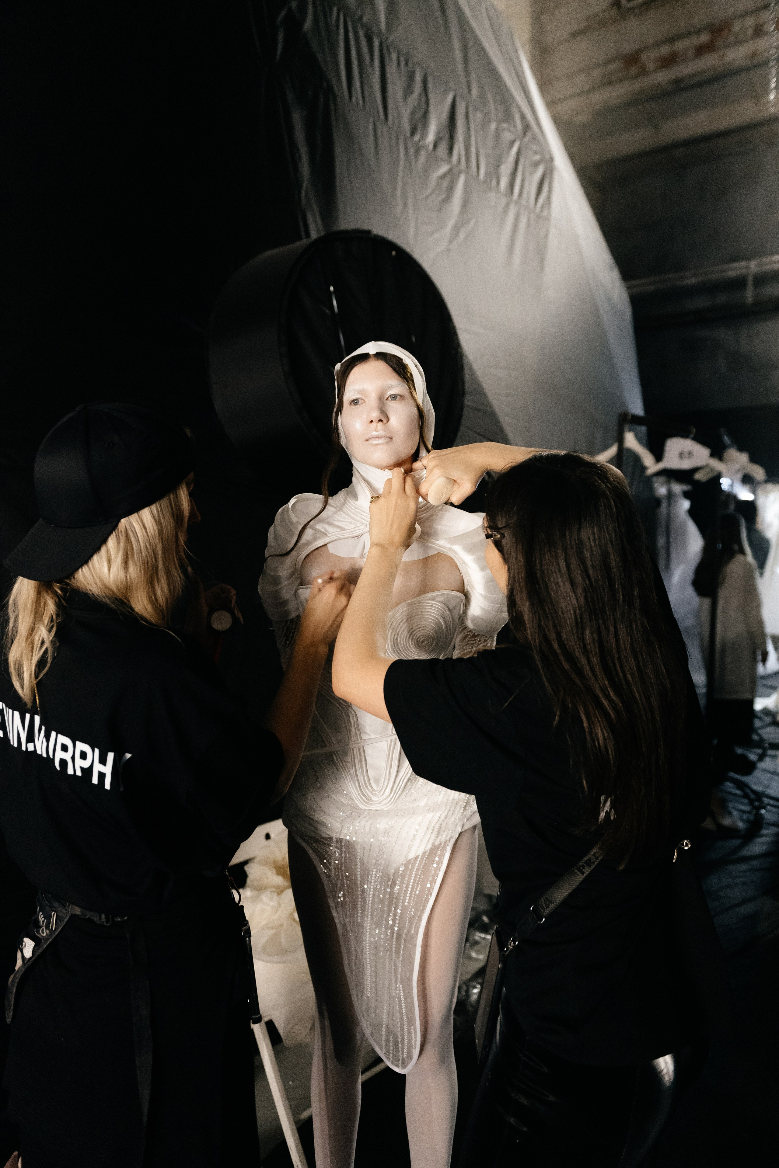 INCOGNITO Rara Avis Group & Kuraje Fashion Show 2027 INCOGNITO. Wedding PHOTOGRAPHER Andrew Vnukov