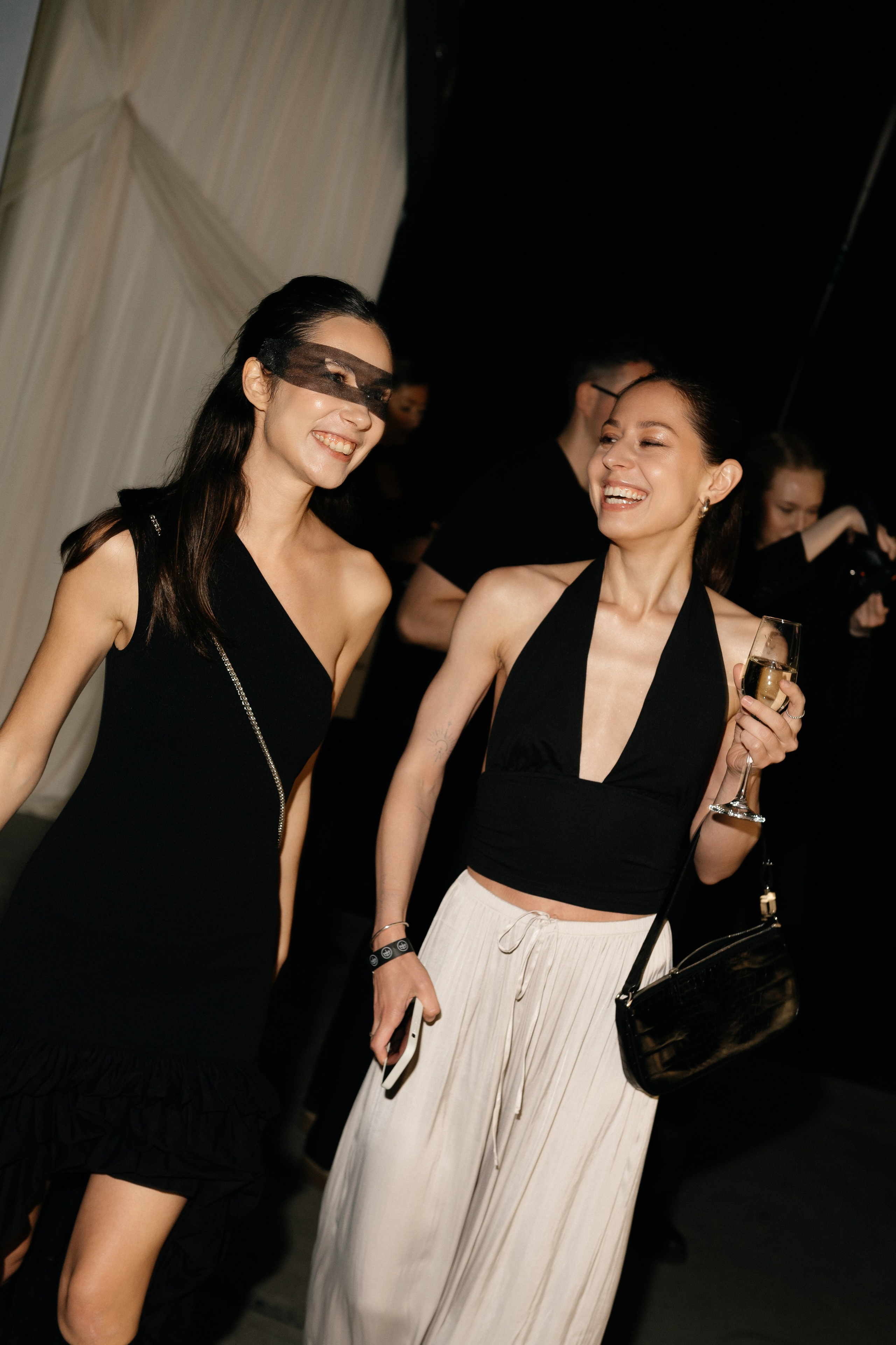 INCOGNITO Rara Avis Group & Kuraje Fashion Show 2027 INCOGNITO. Wedding PHOTOGRAPHER Andrew Vnukov