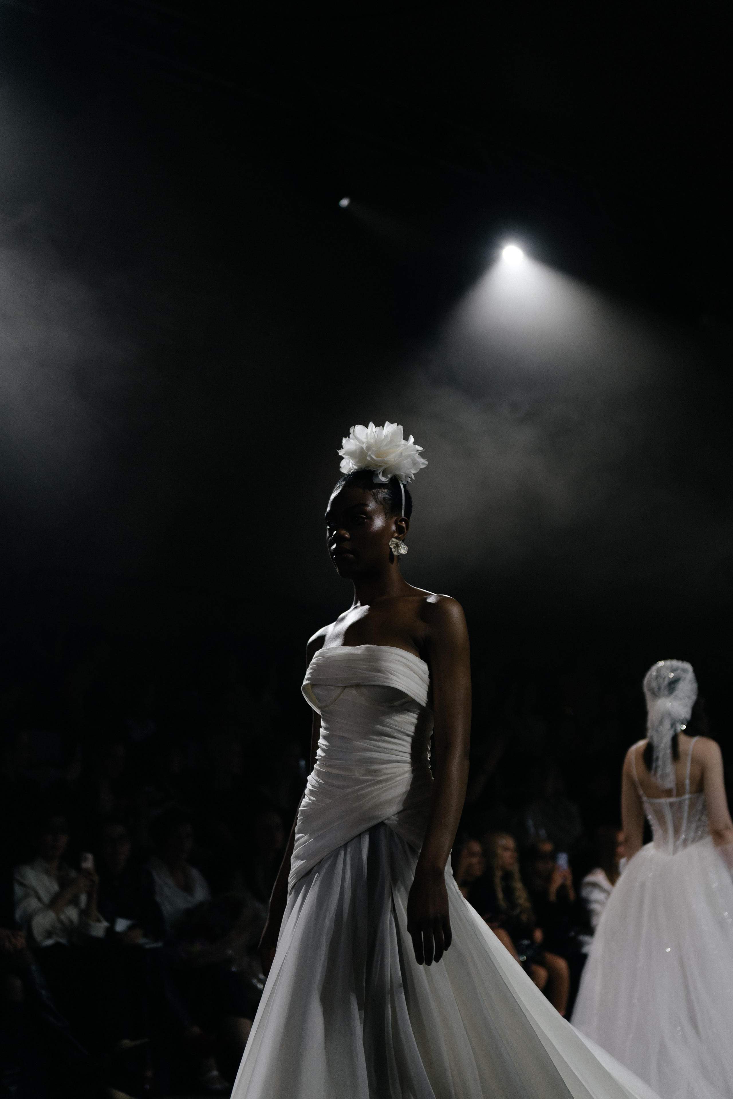 INCOGNITO Rara Avis Group & Kuraje Fashion Show 2027 INCOGNITO. Wedding PHOTOGRAPHER Andrew Vnukov