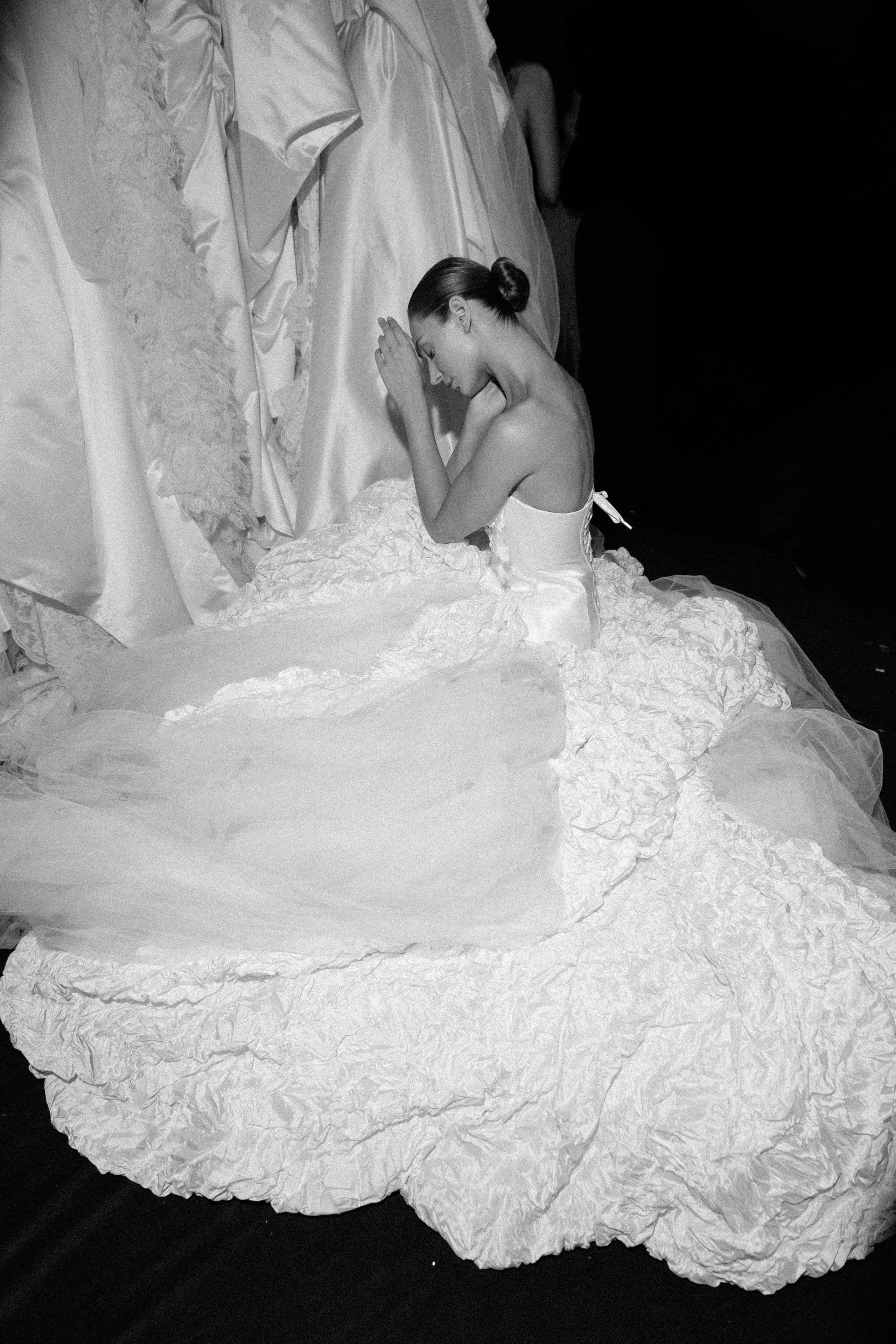 INCOGNITO Rara Avis Group & Kuraje Fashion Show 2027 INCOGNITO. Wedding PHOTOGRAPHER Andrew Vnukov