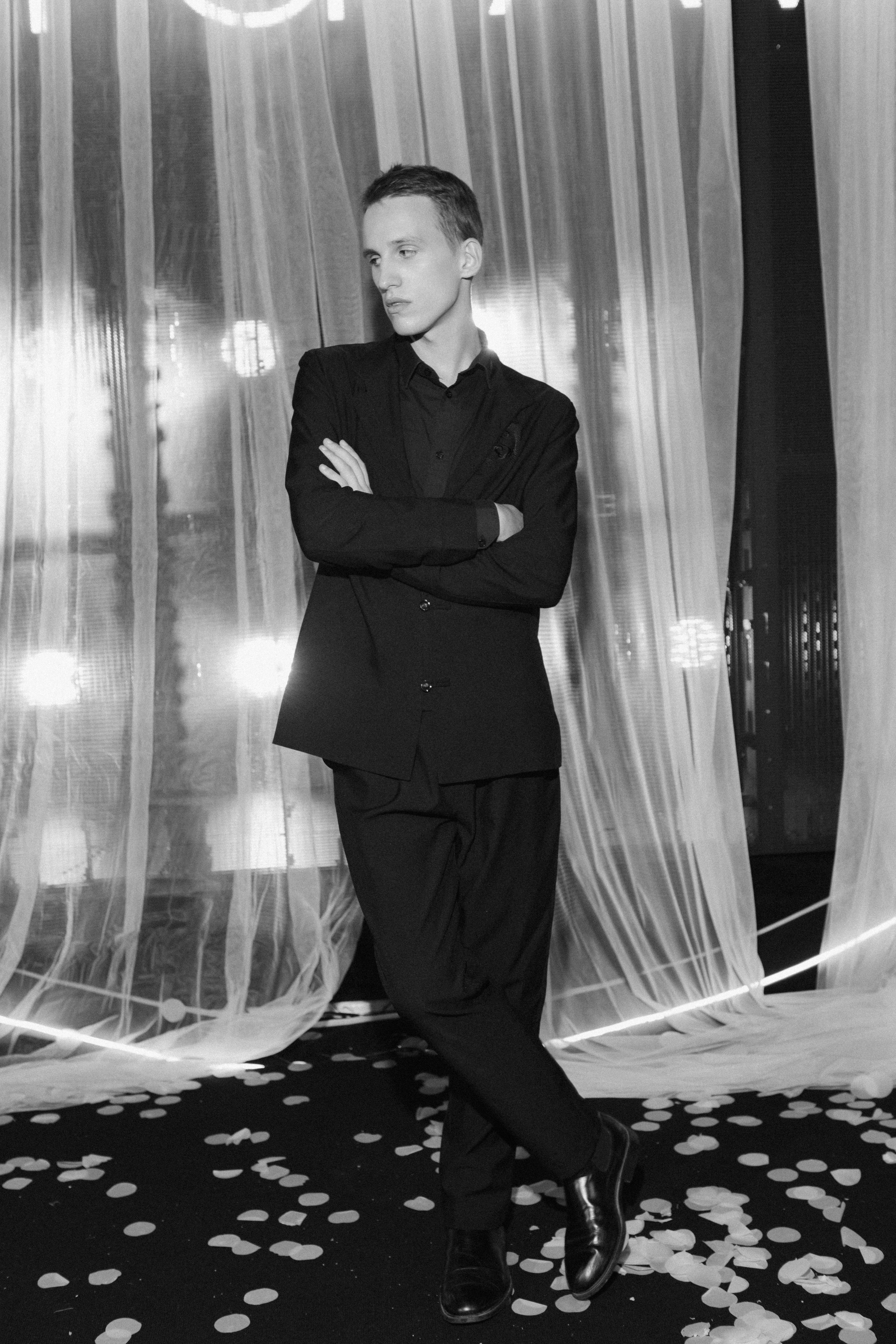 INCOGNITO Rara Avis Group & Kuraje Fashion Show 2027 INCOGNITO. Wedding PHOTOGRAPHER Andrew Vnukov