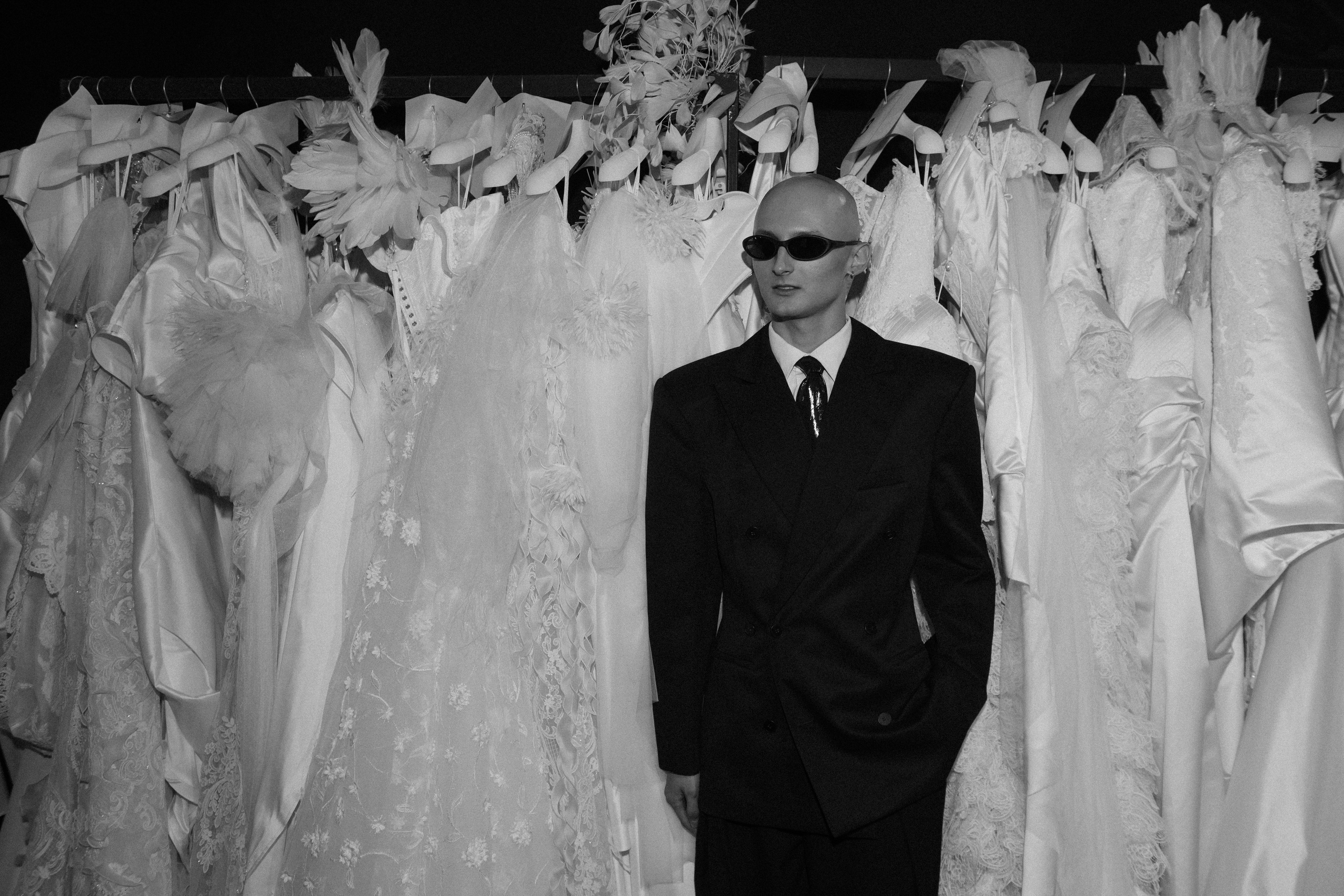 INCOGNITO Rara Avis Group & Kuraje Fashion Show 2027 INCOGNITO. Wedding PHOTOGRAPHER Andrew Vnukov