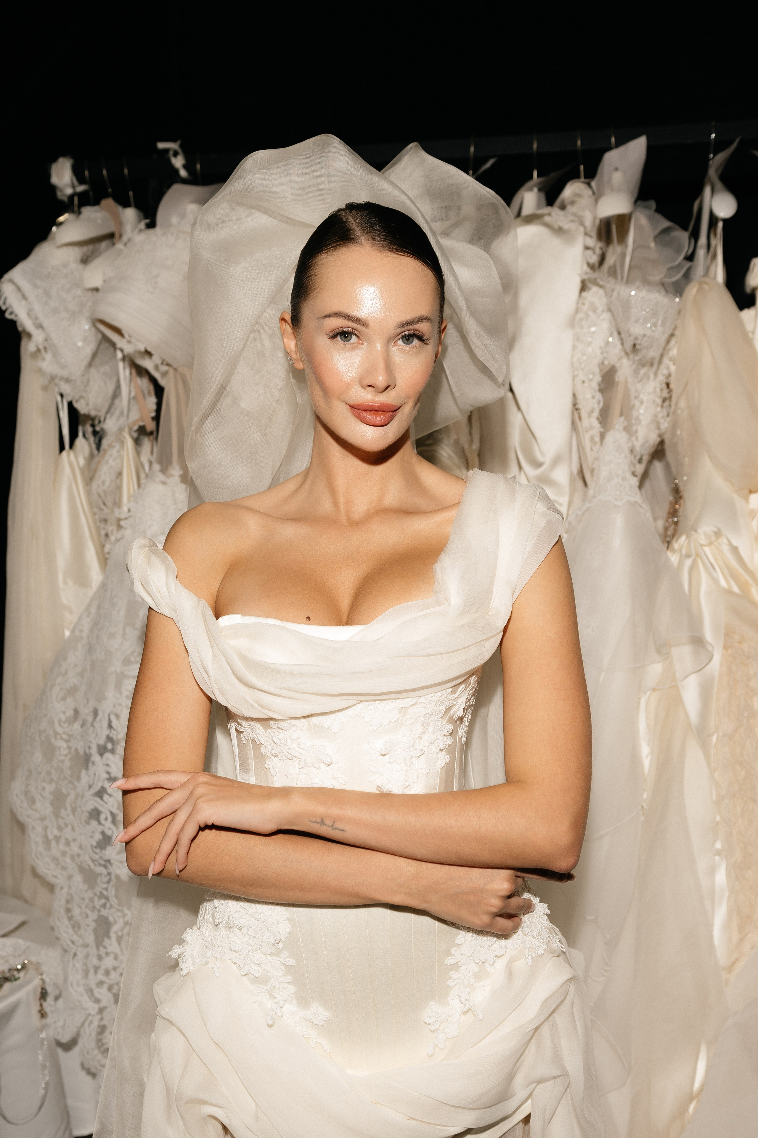 INCOGNITO Rara Avis Group & Kuraje Fashion Show 2027 INCOGNITO. Wedding PHOTOGRAPHER Andrew Vnukov