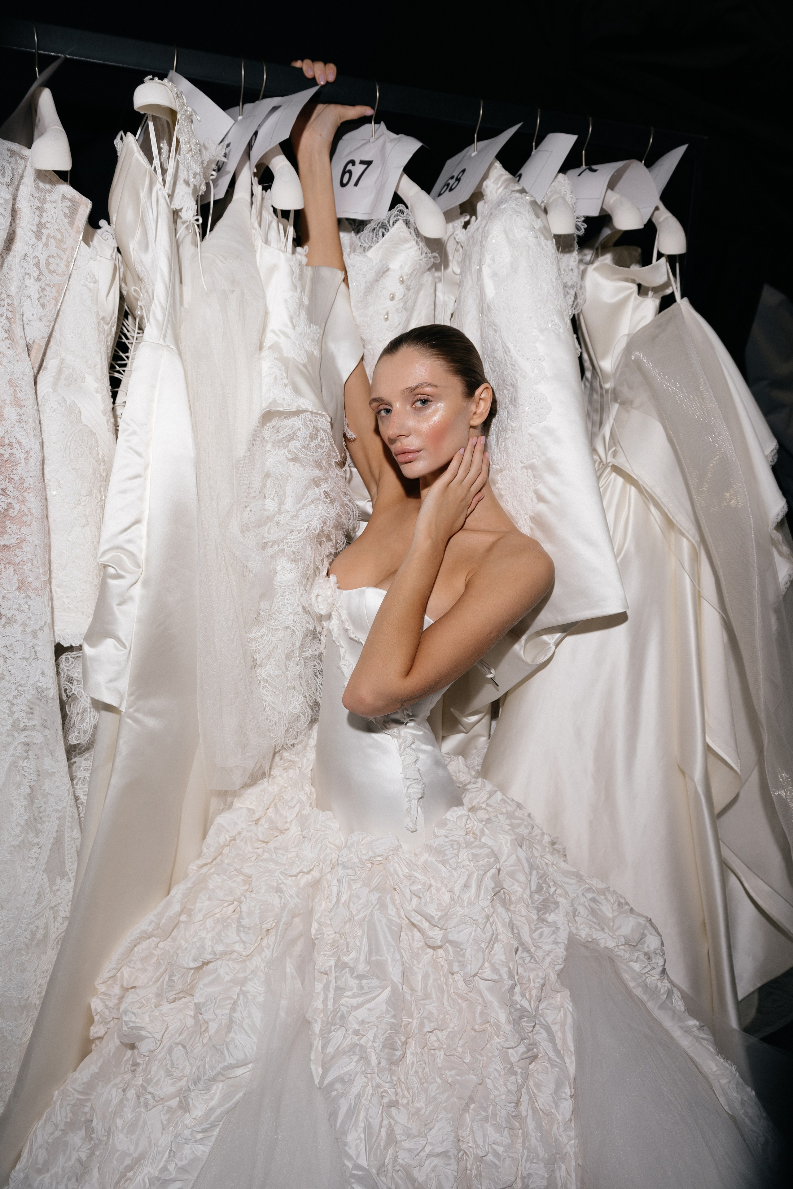 INCOGNITO Rara Avis Group & Kuraje Fashion Show 2027 INCOGNITO. Wedding PHOTOGRAPHER Andrew Vnukov