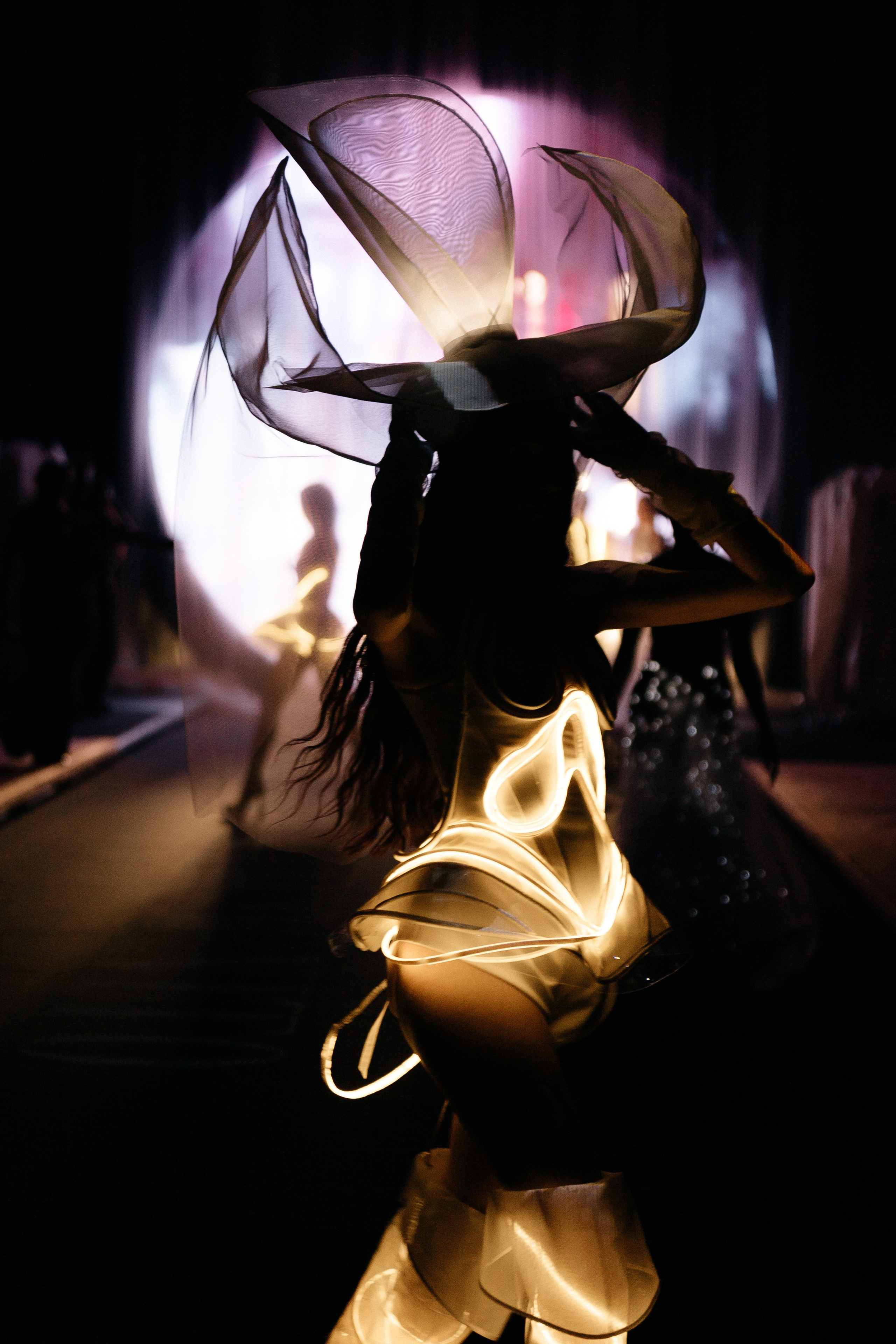 INCOGNITO Rara Avis Group & Kuraje Fashion Show 2027 INCOGNITO. Wedding PHOTOGRAPHER Andrew Vnukov