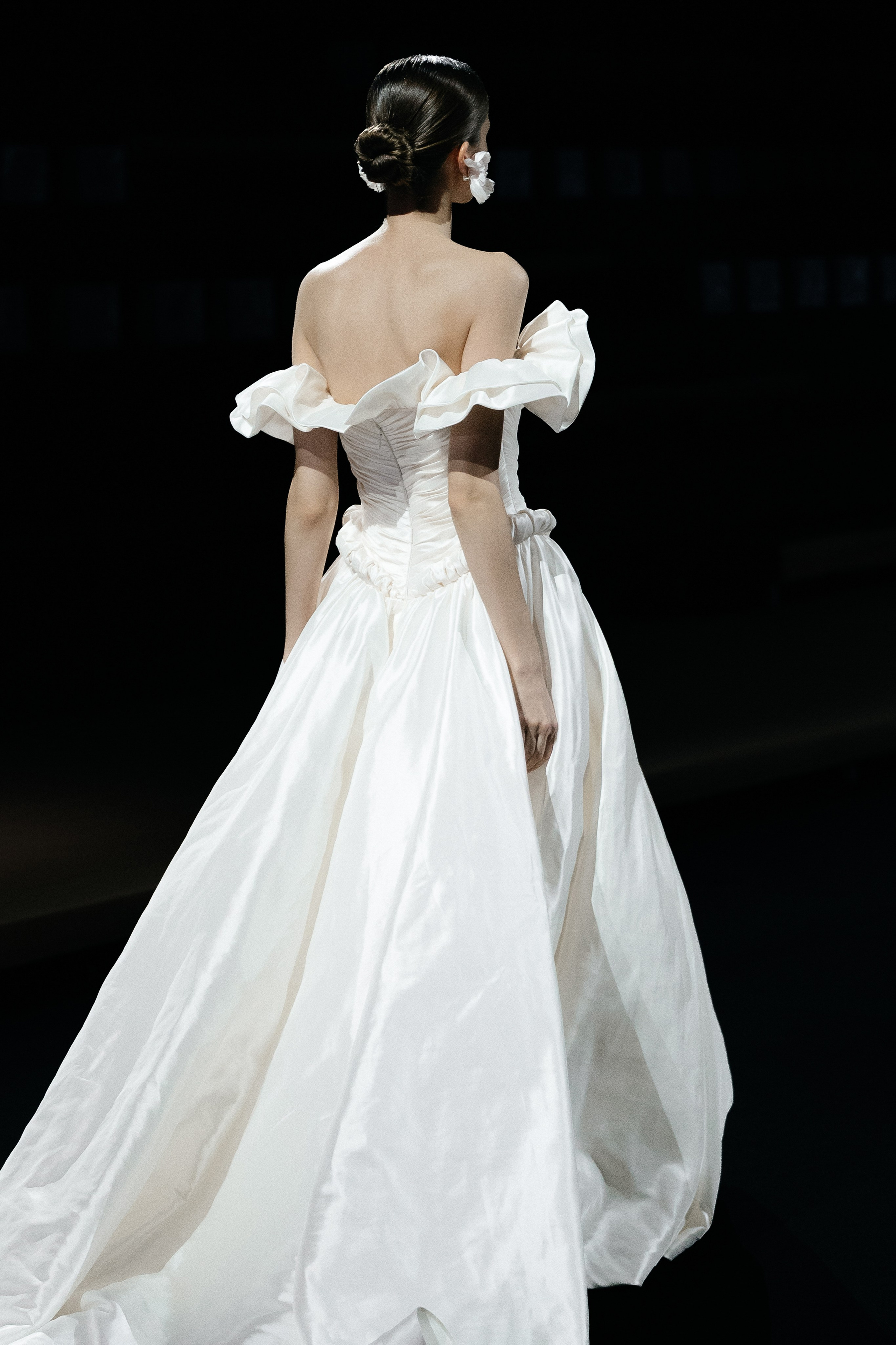 INCOGNITO Rara Avis Group & Kuraje Fashion Show 2027 INCOGNITO. Wedding PHOTOGRAPHER Andrew Vnukov