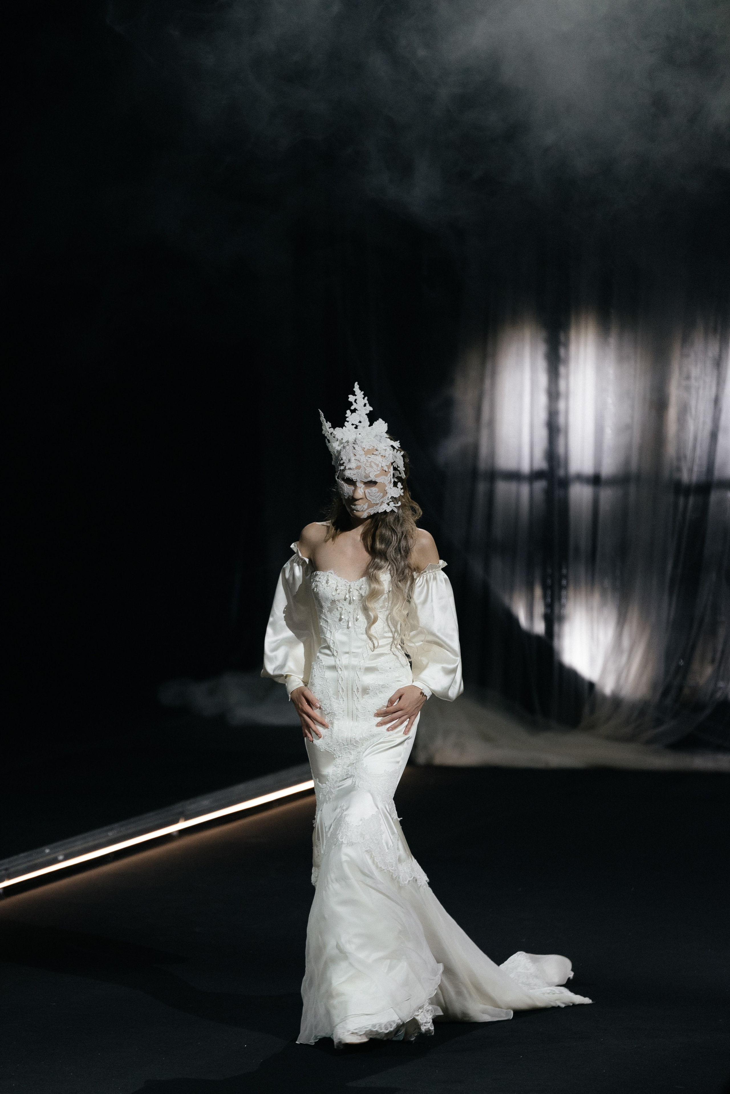 INCOGNITO Rara Avis Group & Kuraje Fashion Show 2027 INCOGNITO. Wedding PHOTOGRAPHER Andrew Vnukov