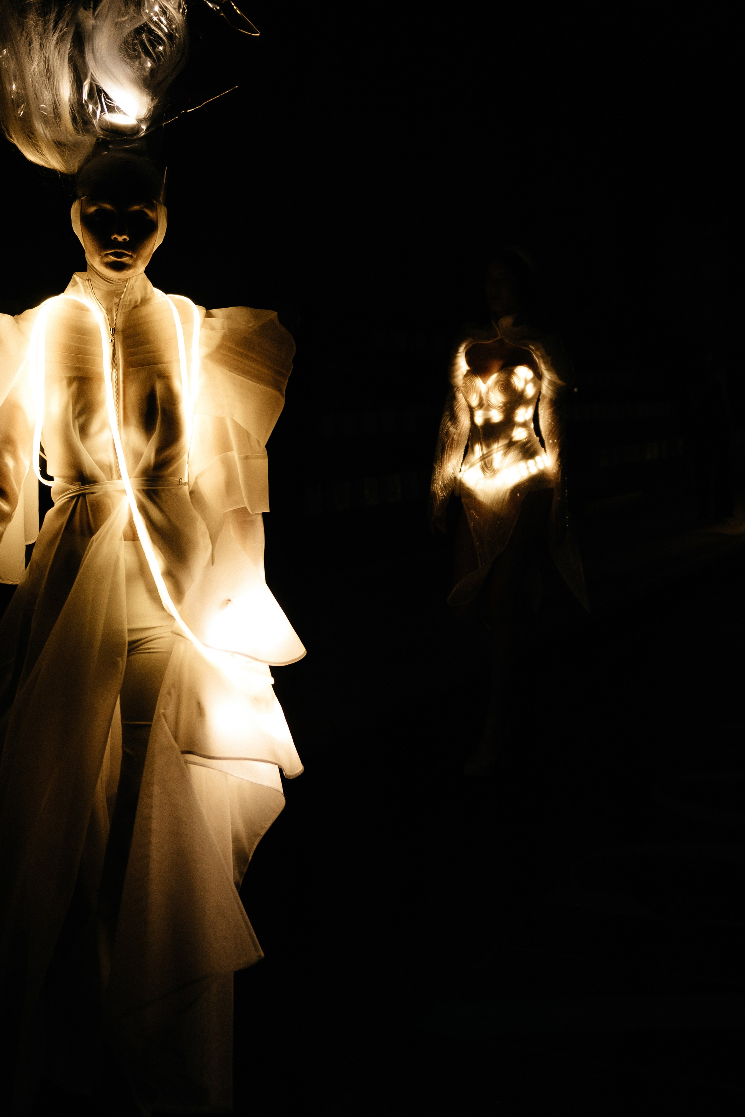 INCOGNITO Rara Avis Group & Kuraje Fashion Show 2027 INCOGNITO. Wedding PHOTOGRAPHER Andrew Vnukov