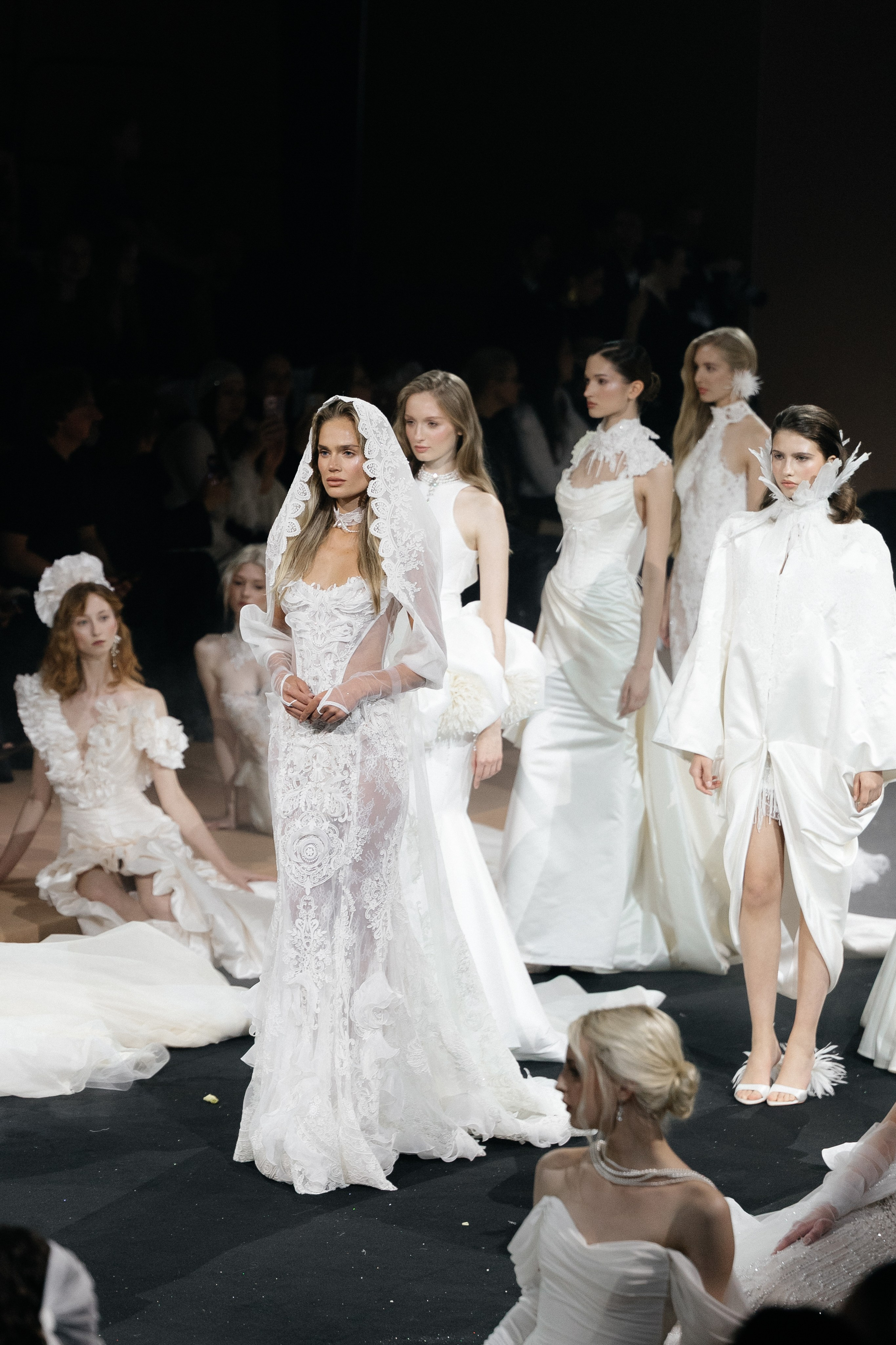 INCOGNITO Rara Avis Group & Kuraje Fashion Show 2027 INCOGNITO. Wedding PHOTOGRAPHER Andrew Vnukov