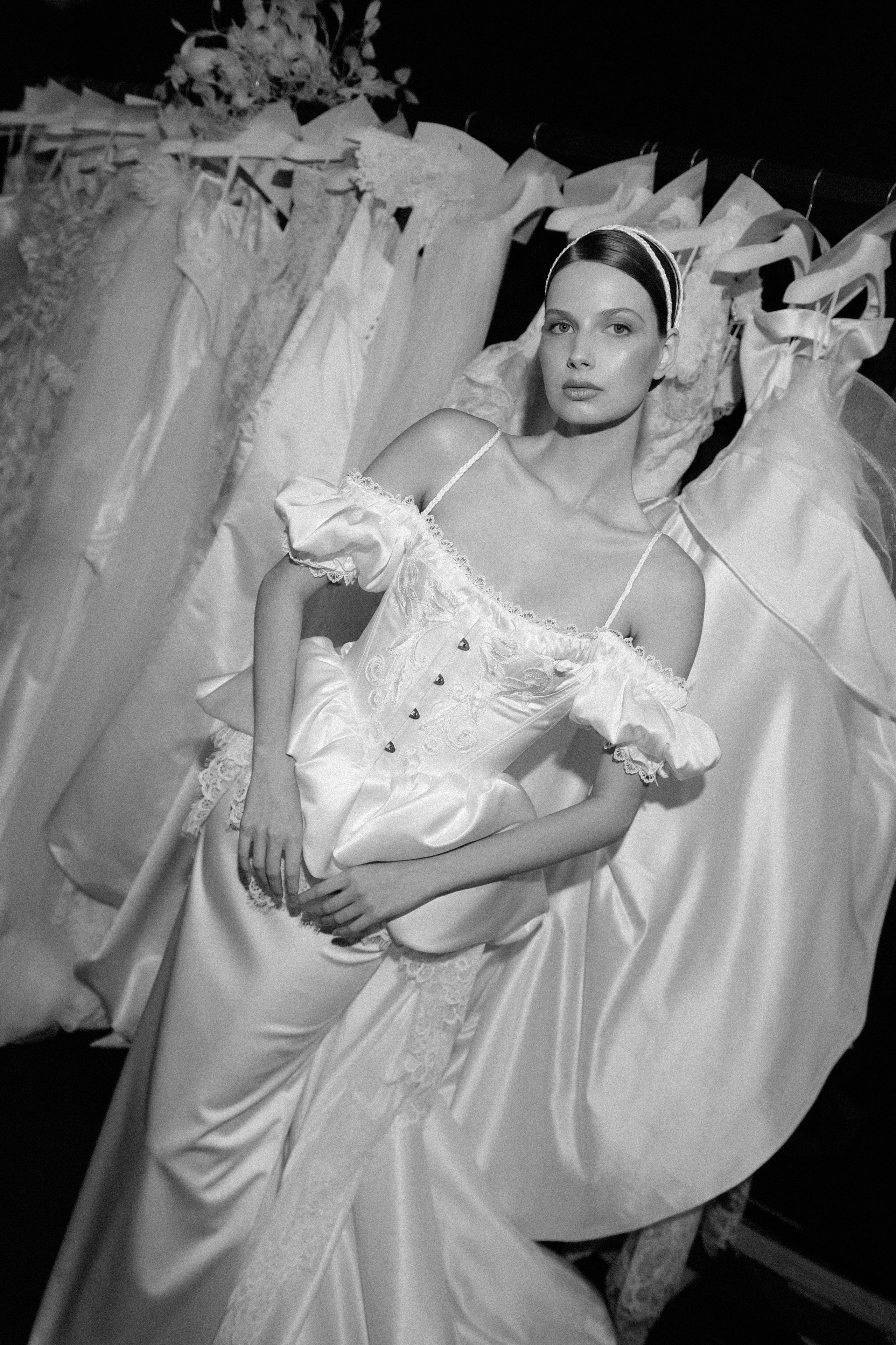 INCOGNITO Rara Avis Group & Kuraje Fashion Show 2027 INCOGNITO. Wedding PHOTOGRAPHER Andrew Vnukov
