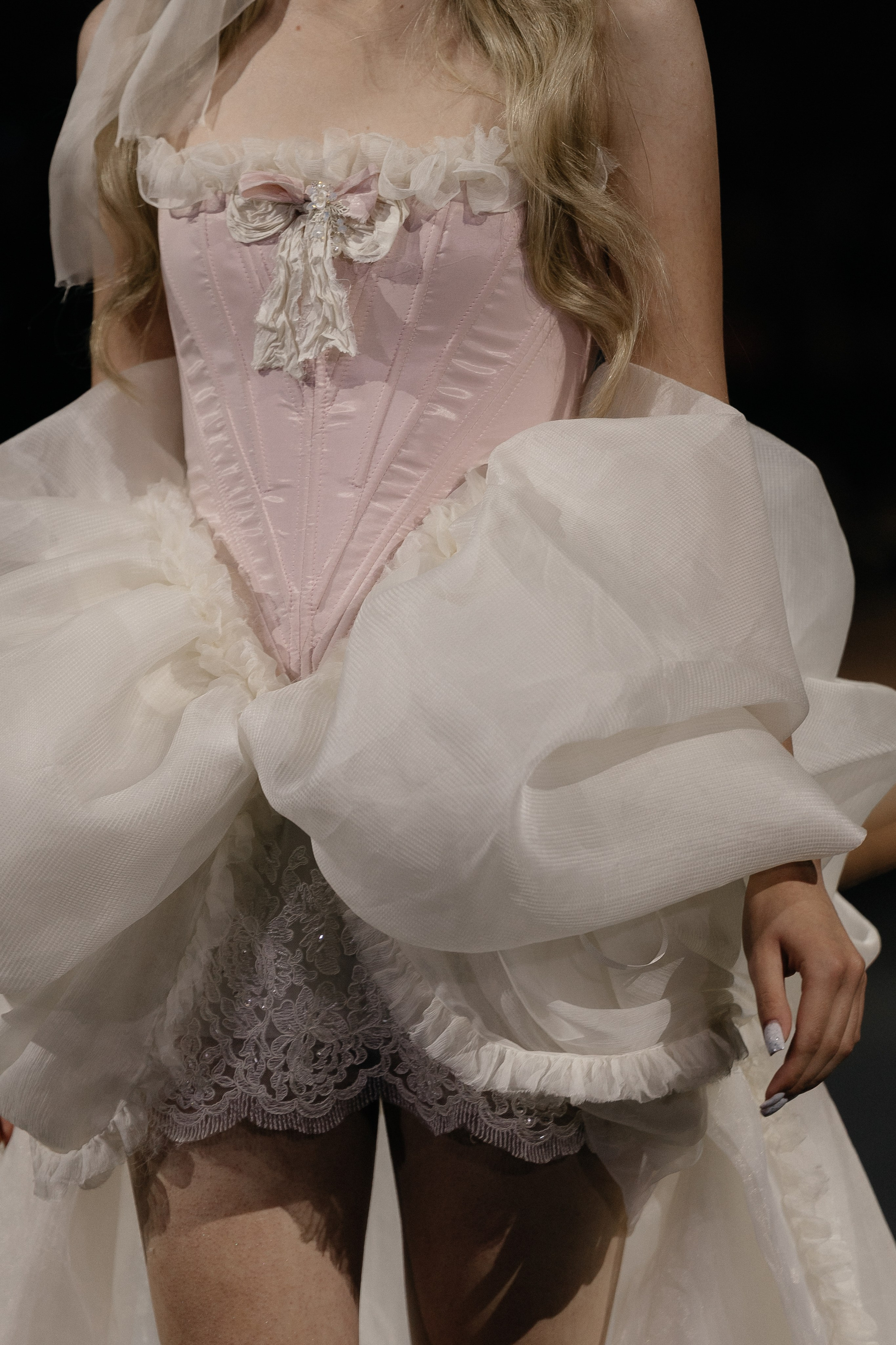 INCOGNITO Rara Avis Group & Kuraje Fashion Show 2027 INCOGNITO. Wedding PHOTOGRAPHER Andrew Vnukov