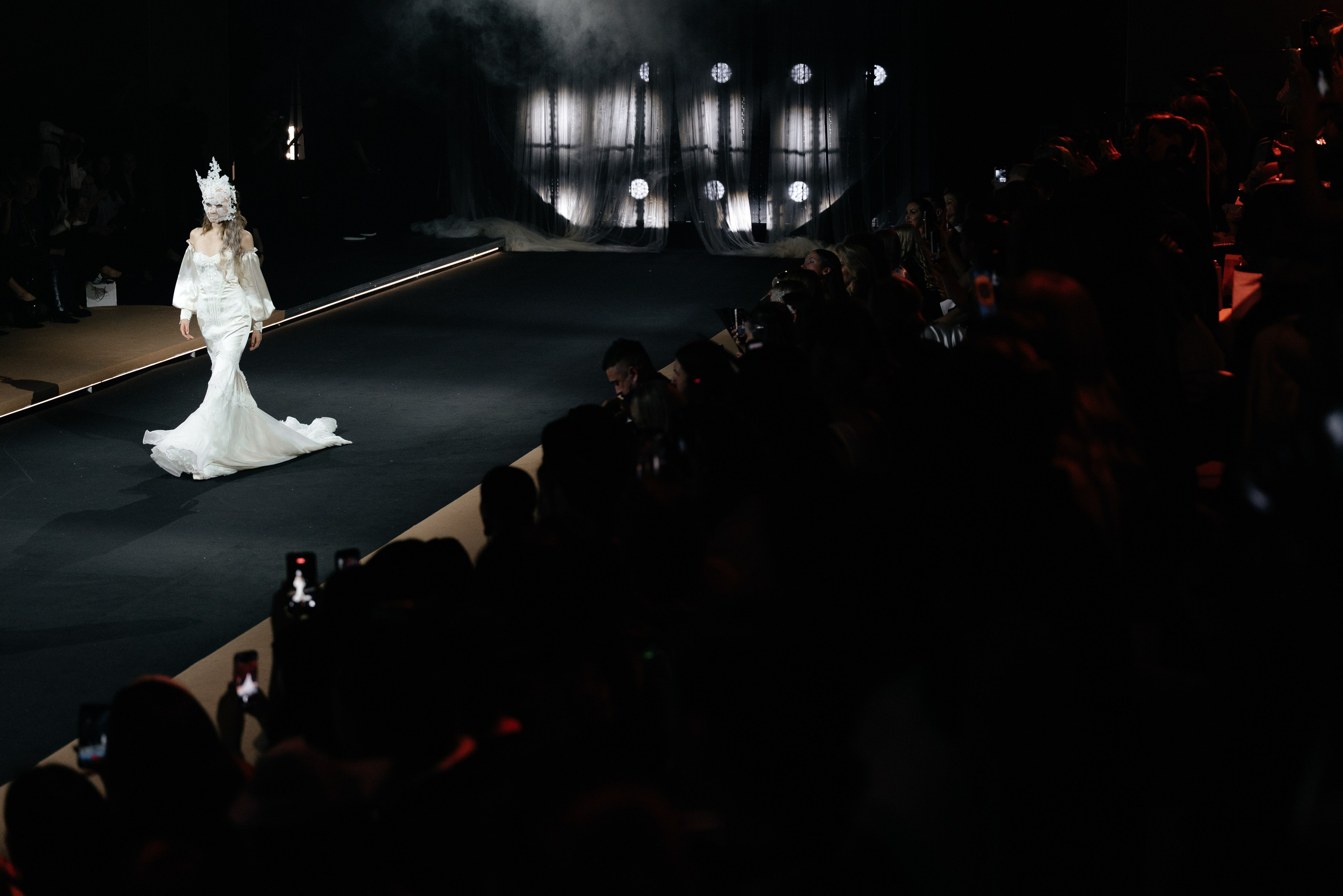 INCOGNITO Rara Avis Group & Kuraje Fashion Show 2027 INCOGNITO. Wedding PHOTOGRAPHER Andrew Vnukov