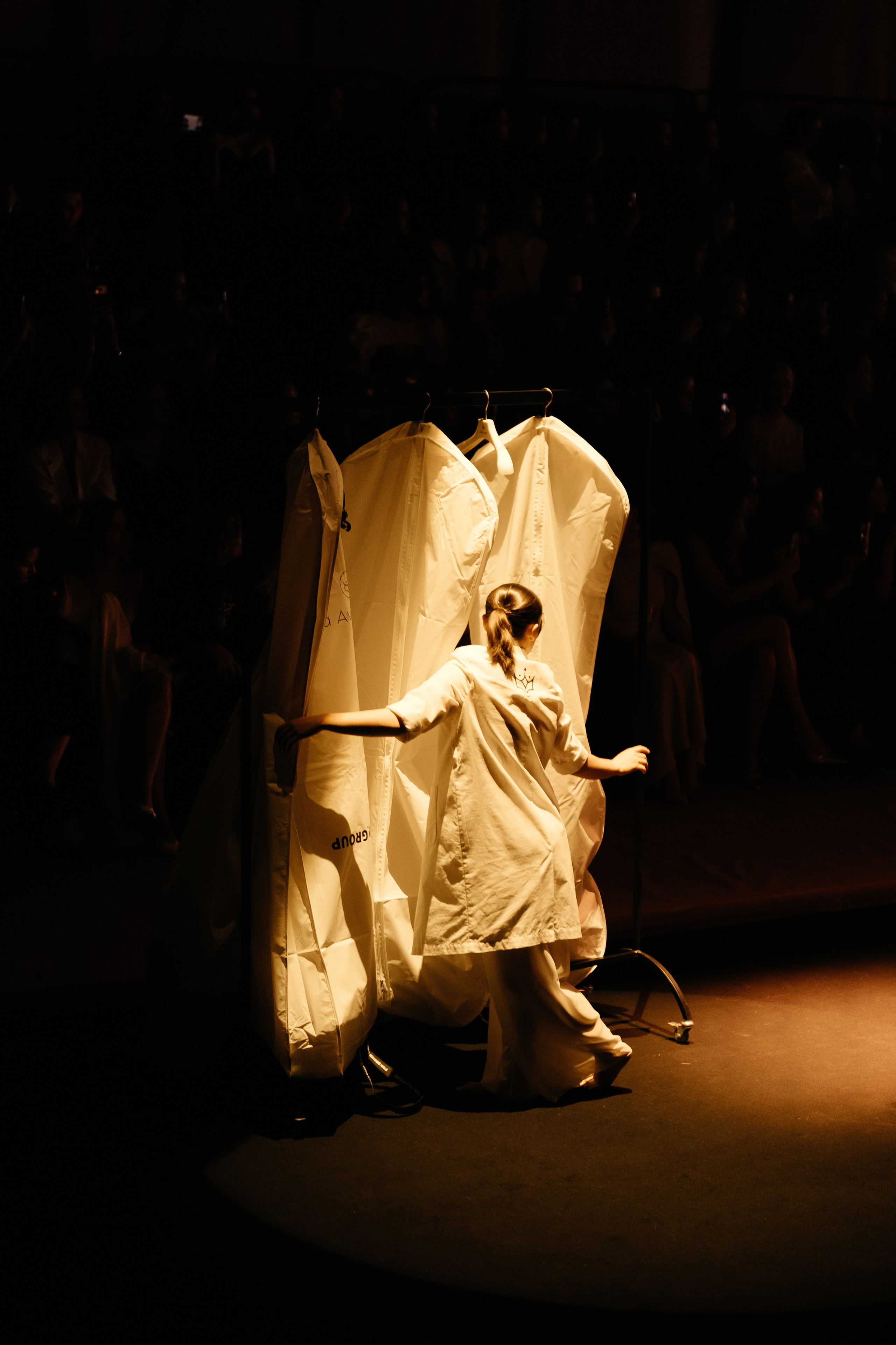 INCOGNITO Rara Avis Group & Kuraje Fashion Show 2027 INCOGNITO. Wedding PHOTOGRAPHER Andrew Vnukov