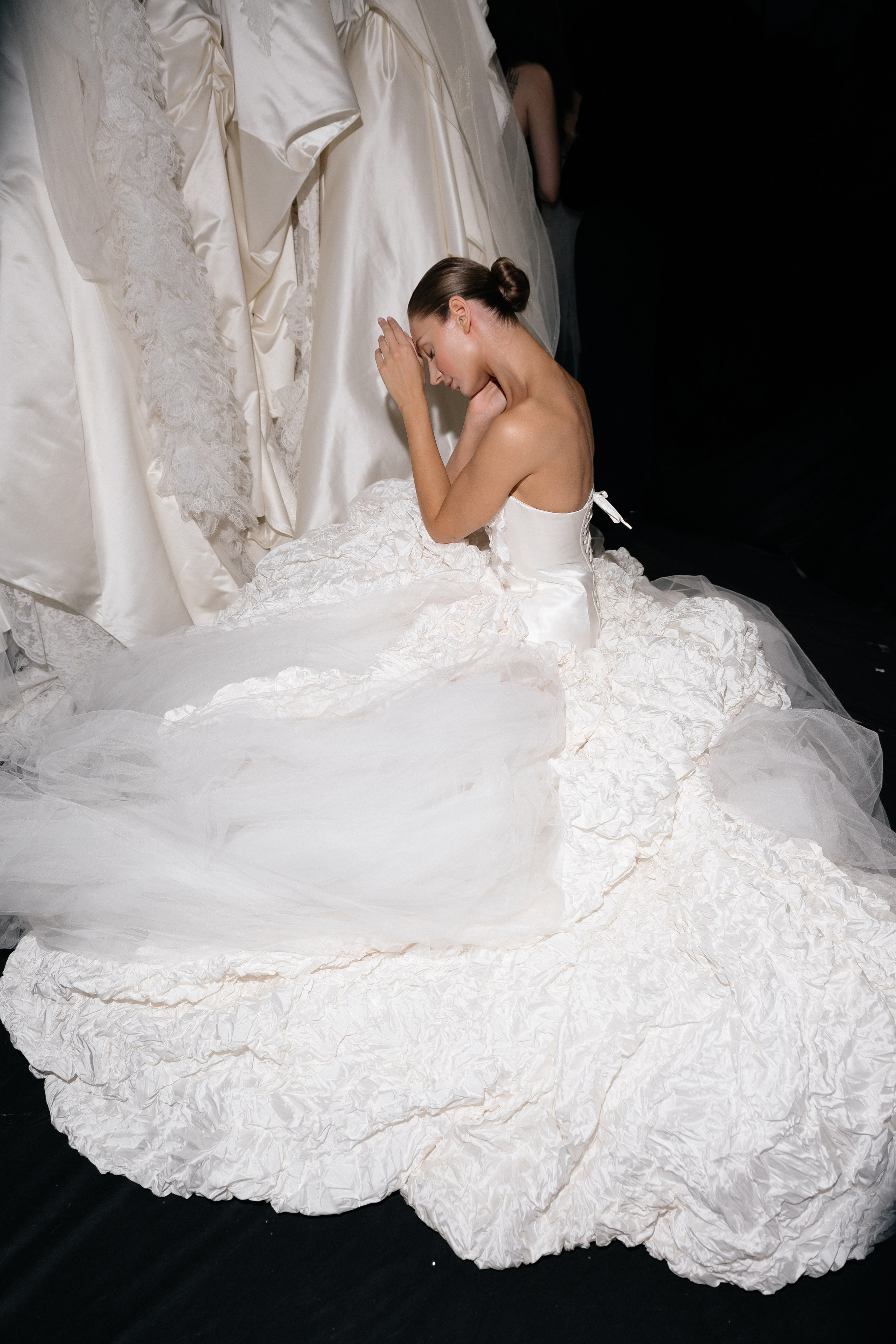 INCOGNITO Rara Avis Group & Kuraje Fashion Show 2027 INCOGNITO. Wedding PHOTOGRAPHER Andrew Vnukov