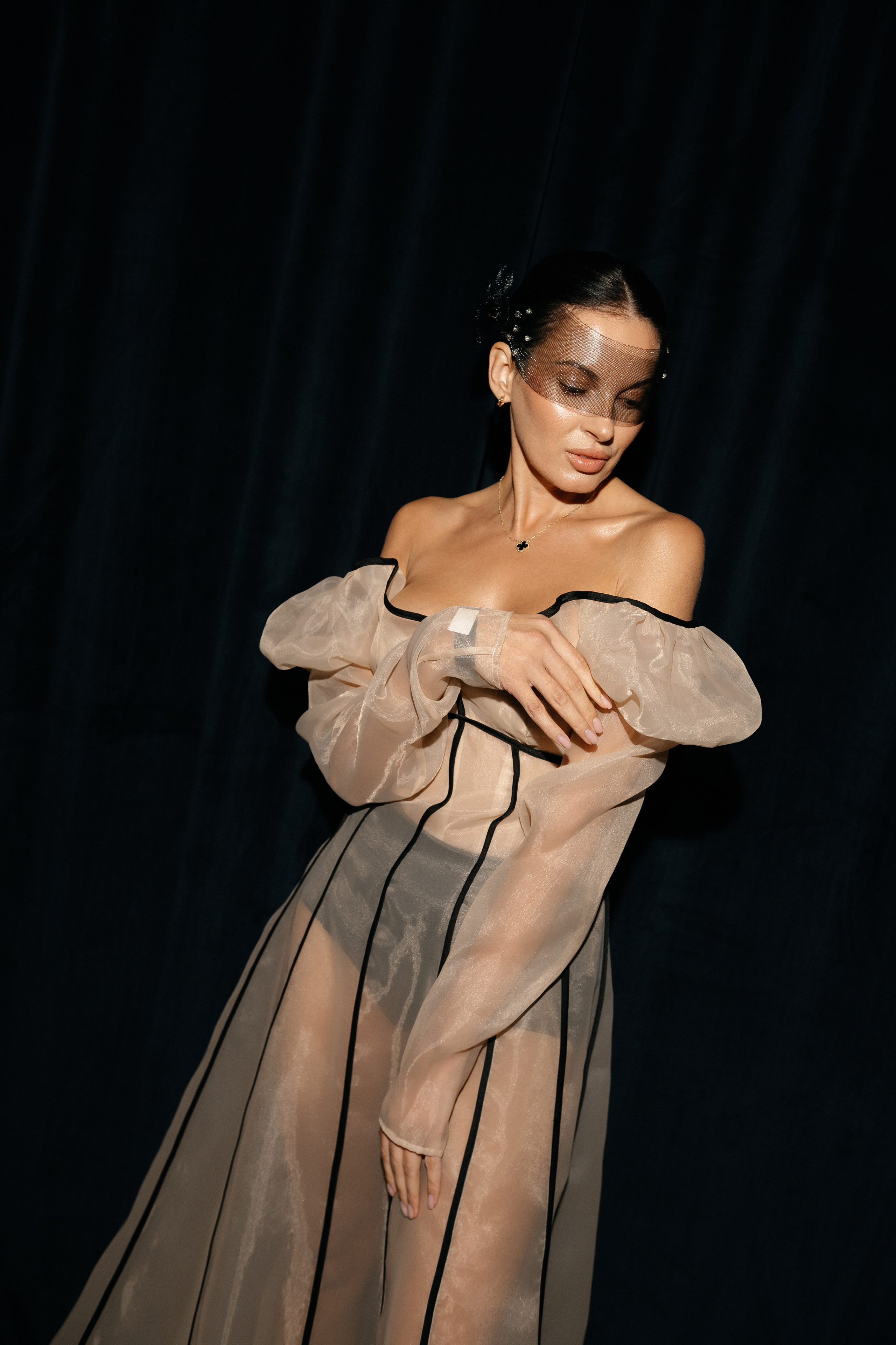 INCOGNITO Rara Avis Group & Kuraje Fashion Show 2027 INCOGNITO. Wedding PHOTOGRAPHER Andrew Vnukov