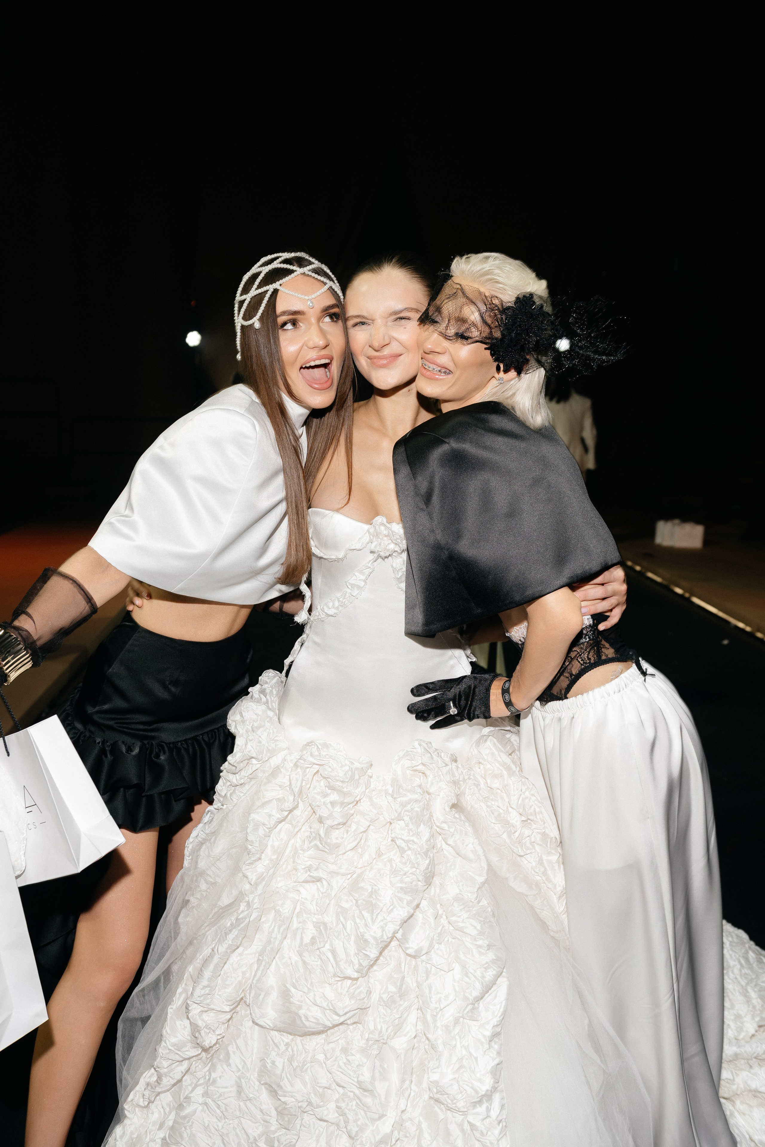 INCOGNITO Rara Avis Group & Kuraje Fashion Show 2027 INCOGNITO. Wedding PHOTOGRAPHER Andrew Vnukov