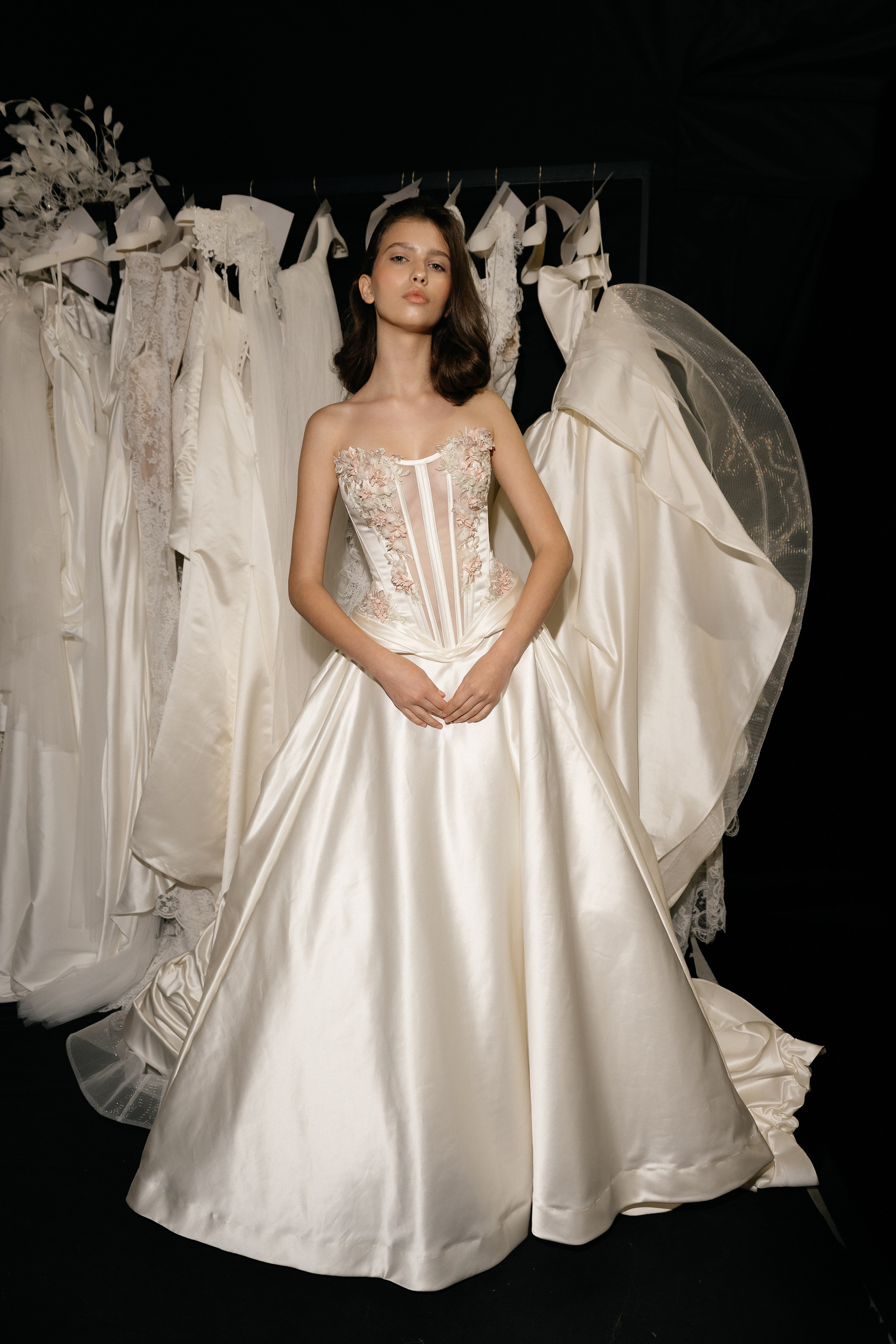 INCOGNITO Rara Avis Group & Kuraje Fashion Show 2027 INCOGNITO. Wedding PHOTOGRAPHER Andrew Vnukov