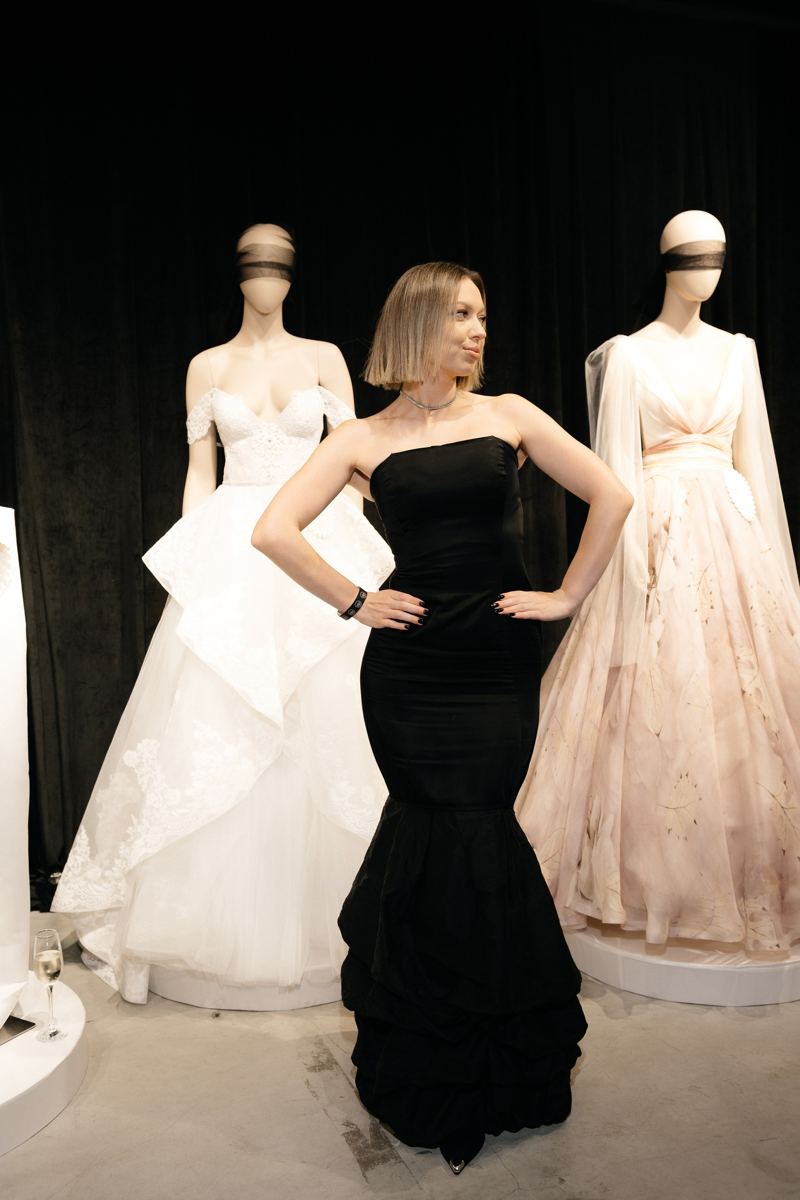 INCOGNITO Rara Avis Group & Kuraje Fashion Show 2027 INCOGNITO. Wedding PHOTOGRAPHER Andrew Vnukov