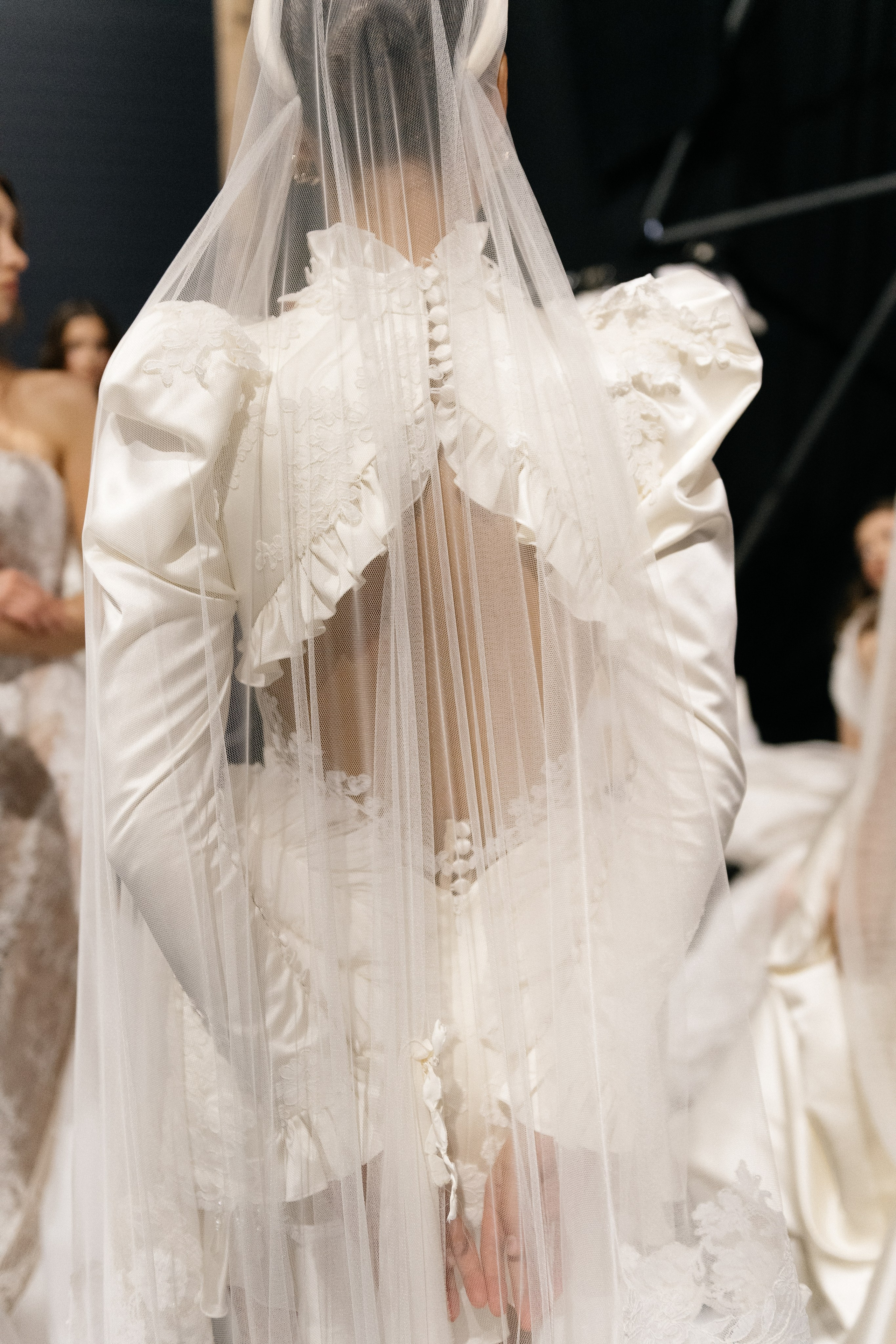 INCOGNITO Rara Avis Group & Kuraje Fashion Show 2027 INCOGNITO. Wedding PHOTOGRAPHER Andrew Vnukov