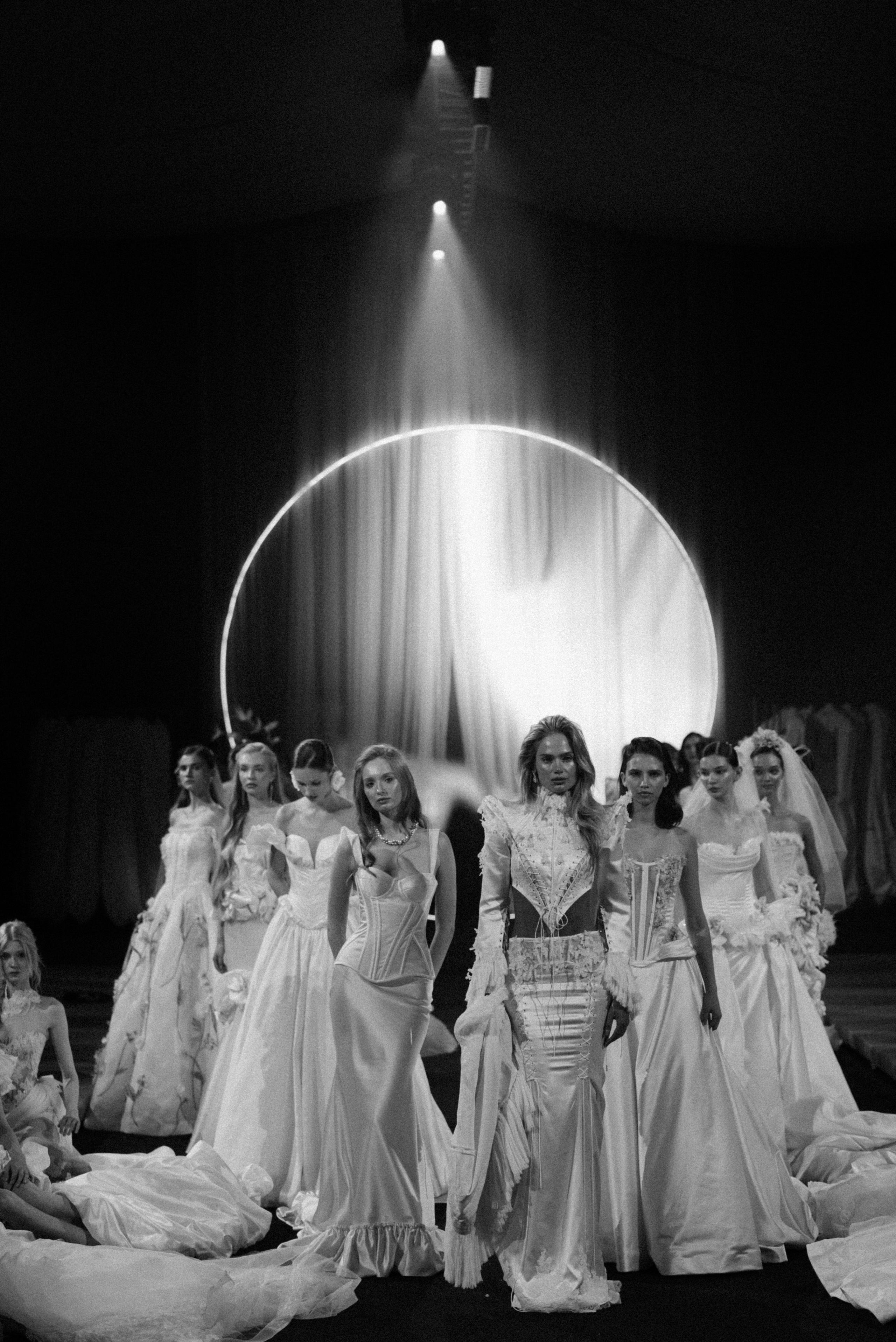 INCOGNITO Rara Avis Group & Kuraje Fashion Show 2027 INCOGNITO. Wedding PHOTOGRAPHER Andrew Vnukov