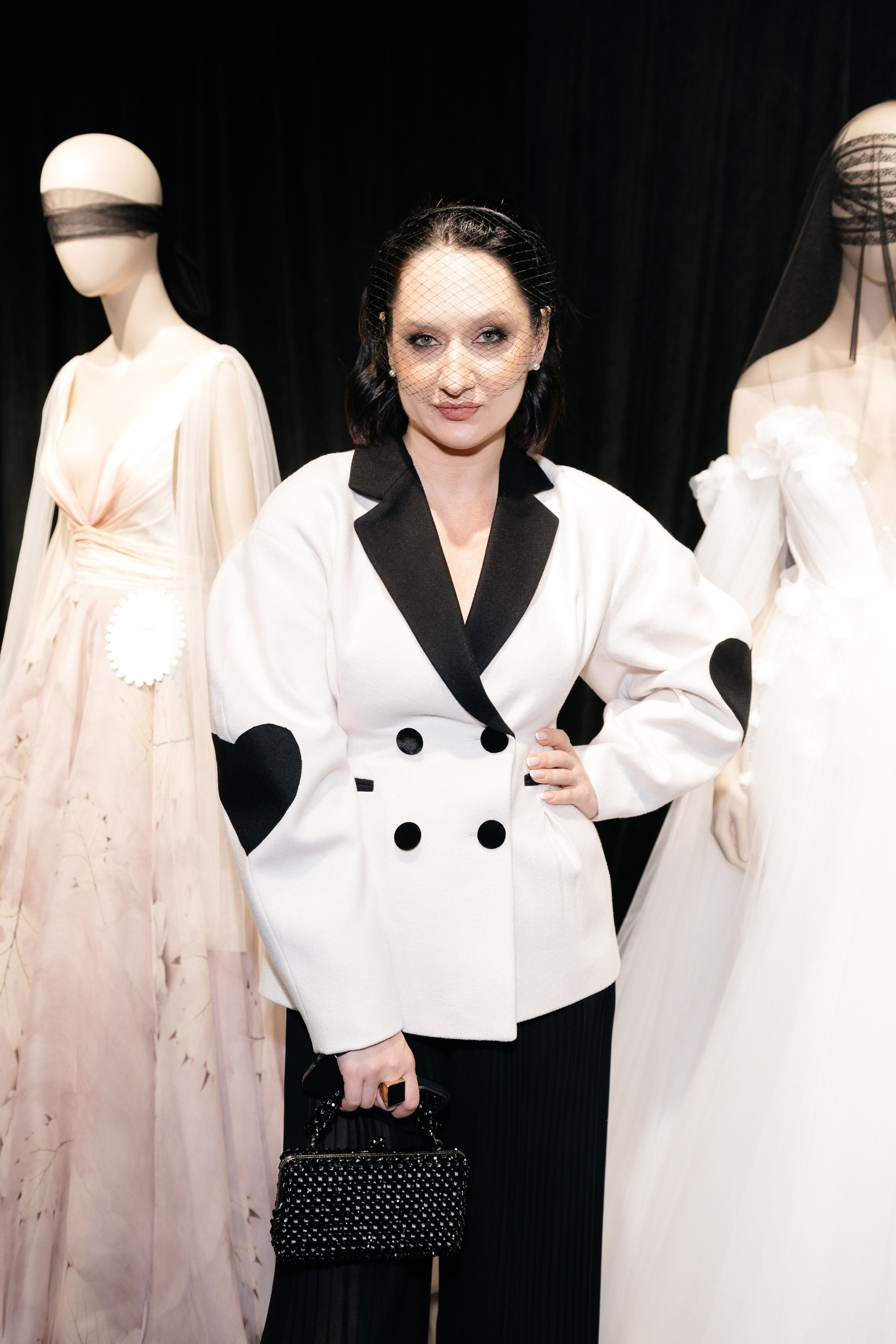 INCOGNITO Rara Avis Group & Kuraje Fashion Show 2027 INCOGNITO. Wedding PHOTOGRAPHER Andrew Vnukov