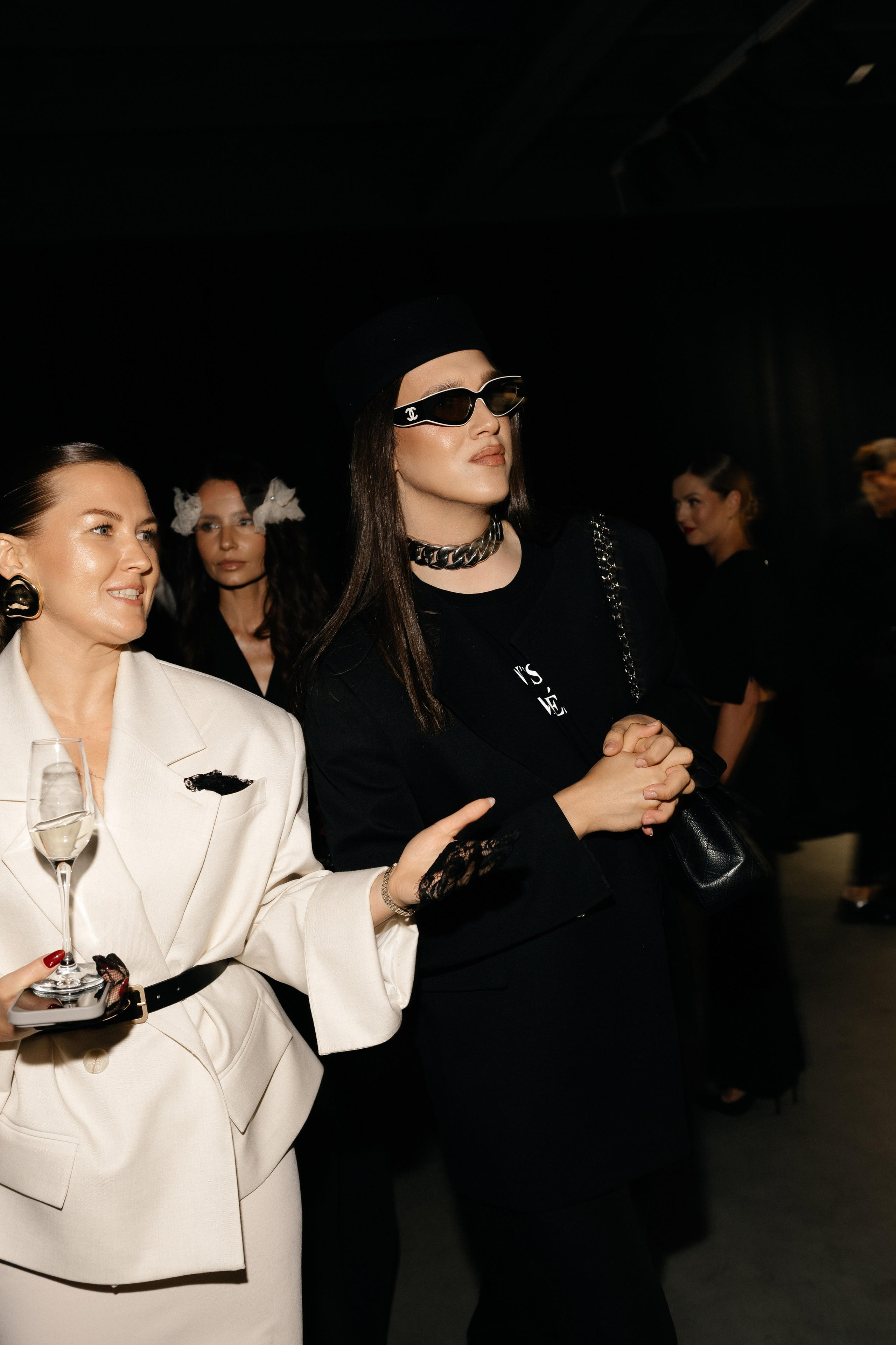 INCOGNITO Rara Avis Group & Kuraje Fashion Show 2027 INCOGNITO. Wedding PHOTOGRAPHER Andrew Vnukov