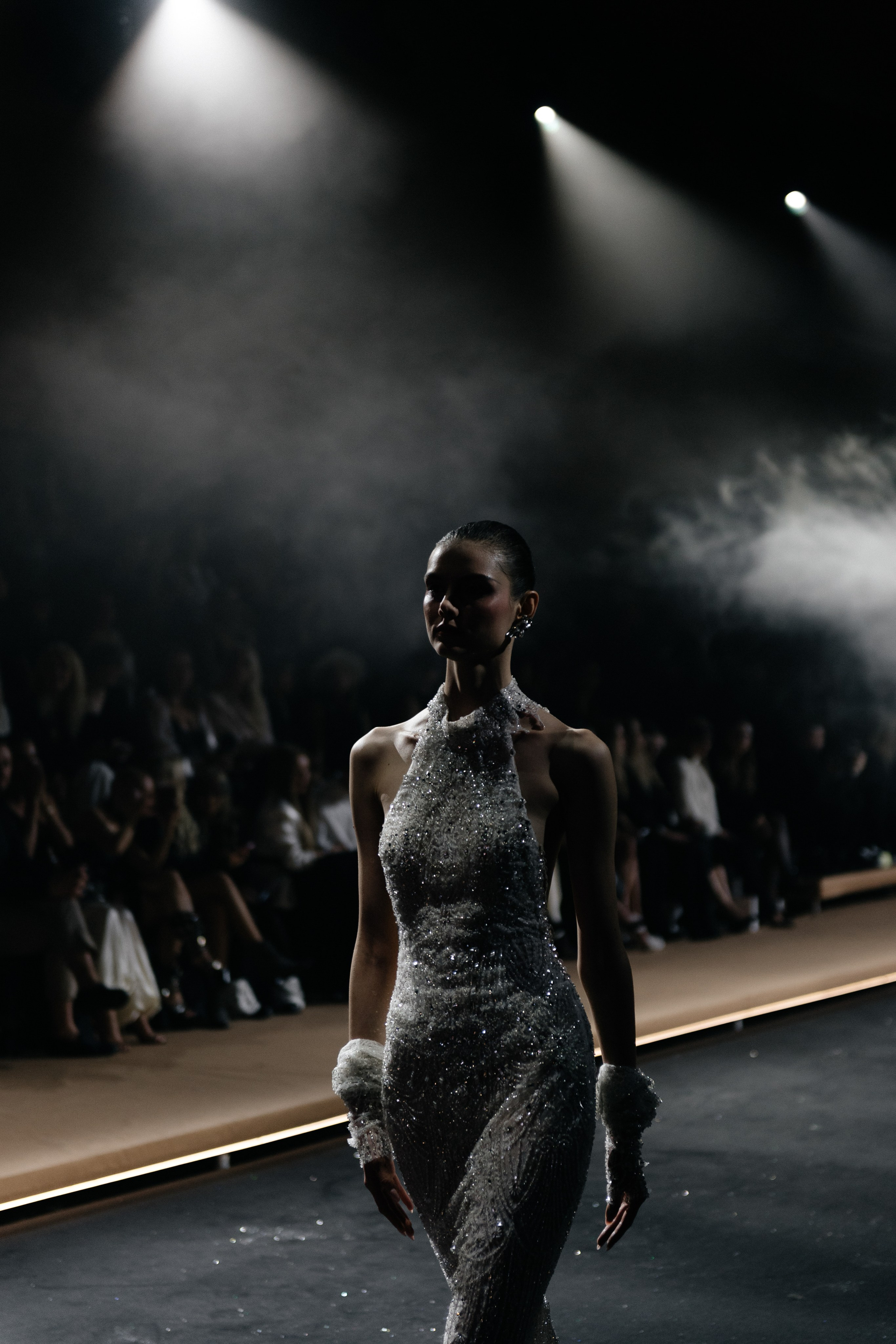 INCOGNITO Rara Avis Group & Kuraje Fashion Show 2027 INCOGNITO. Wedding PHOTOGRAPHER Andrew Vnukov