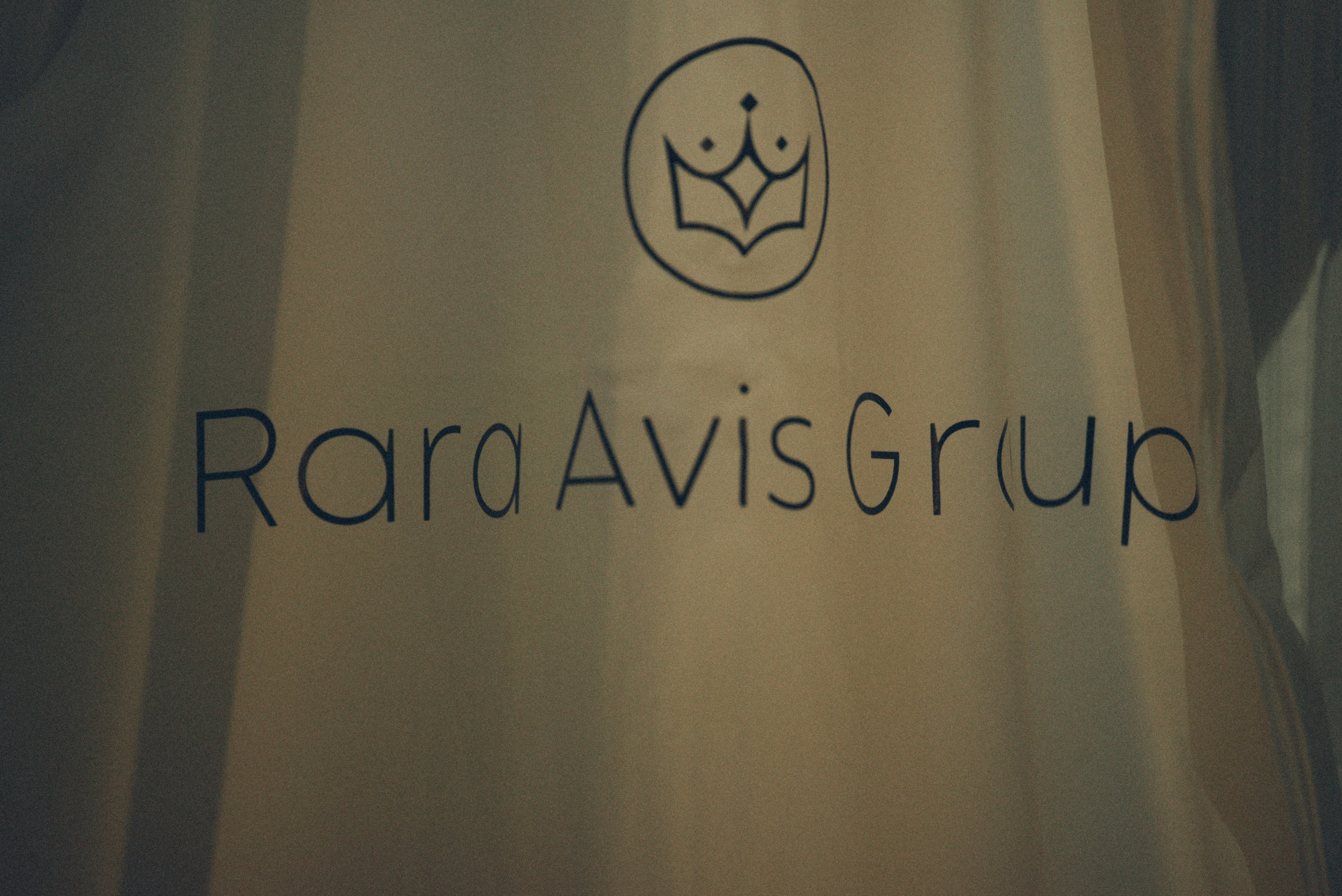 INCOGNITO Rara Avis Group & Kuraje Fashion Show 2027 INCOGNITO. Wedding PHOTOGRAPHER Andrew Vnukov