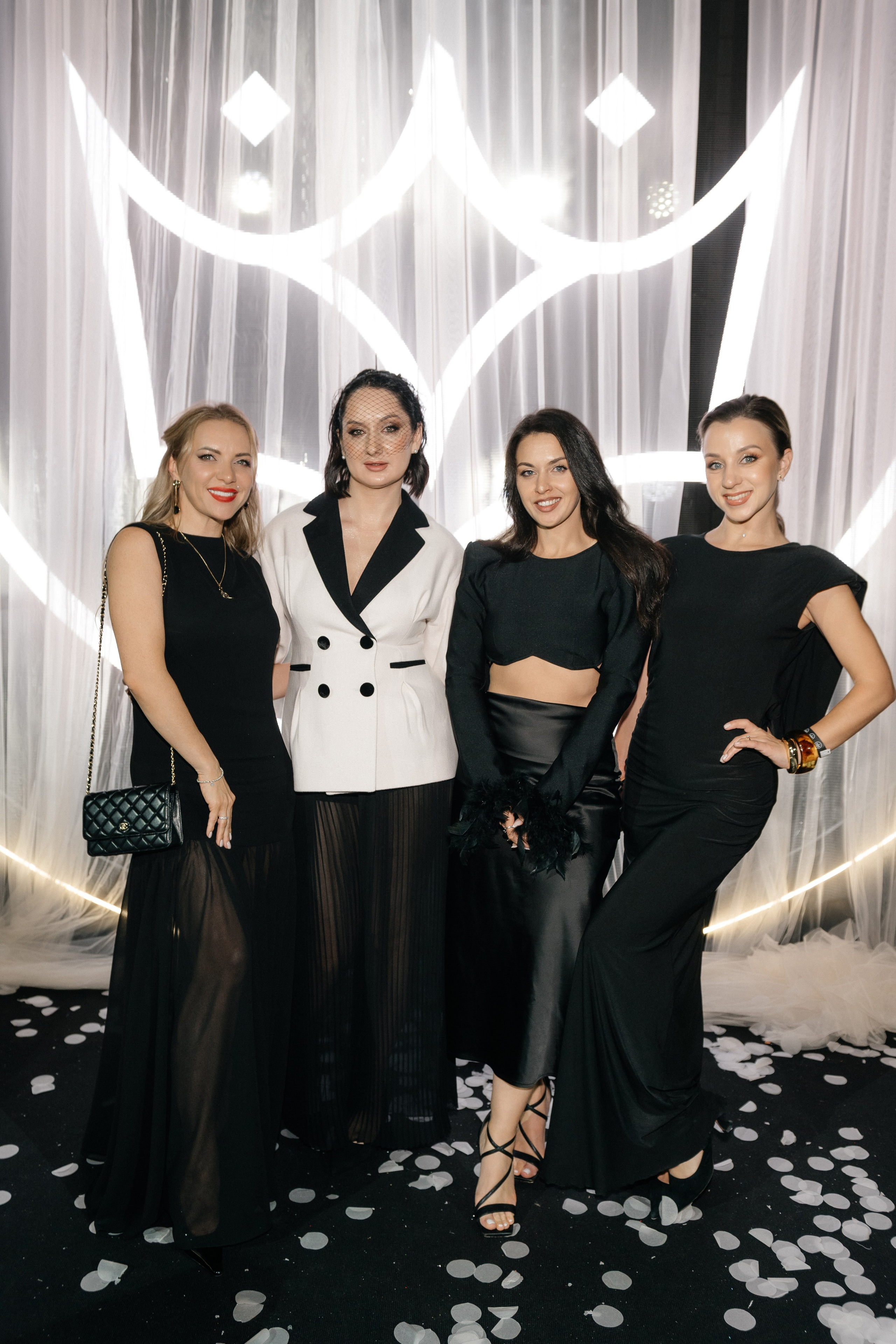 INCOGNITO Rara Avis Group & Kuraje Fashion Show 2027 INCOGNITO. Wedding PHOTOGRAPHER Andrew Vnukov