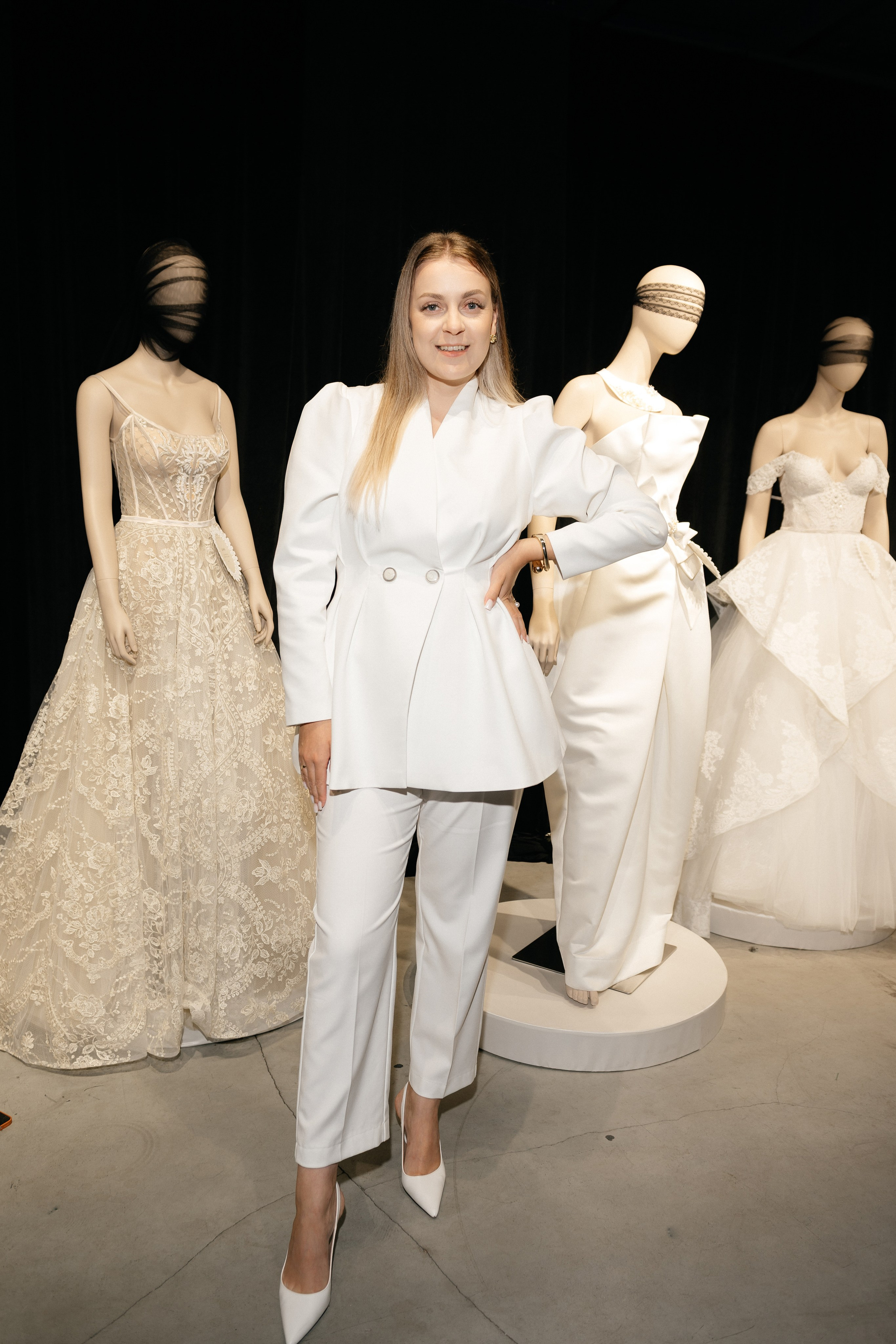 INCOGNITO Rara Avis Group & Kuraje Fashion Show 2027 INCOGNITO. Wedding PHOTOGRAPHER Andrew Vnukov