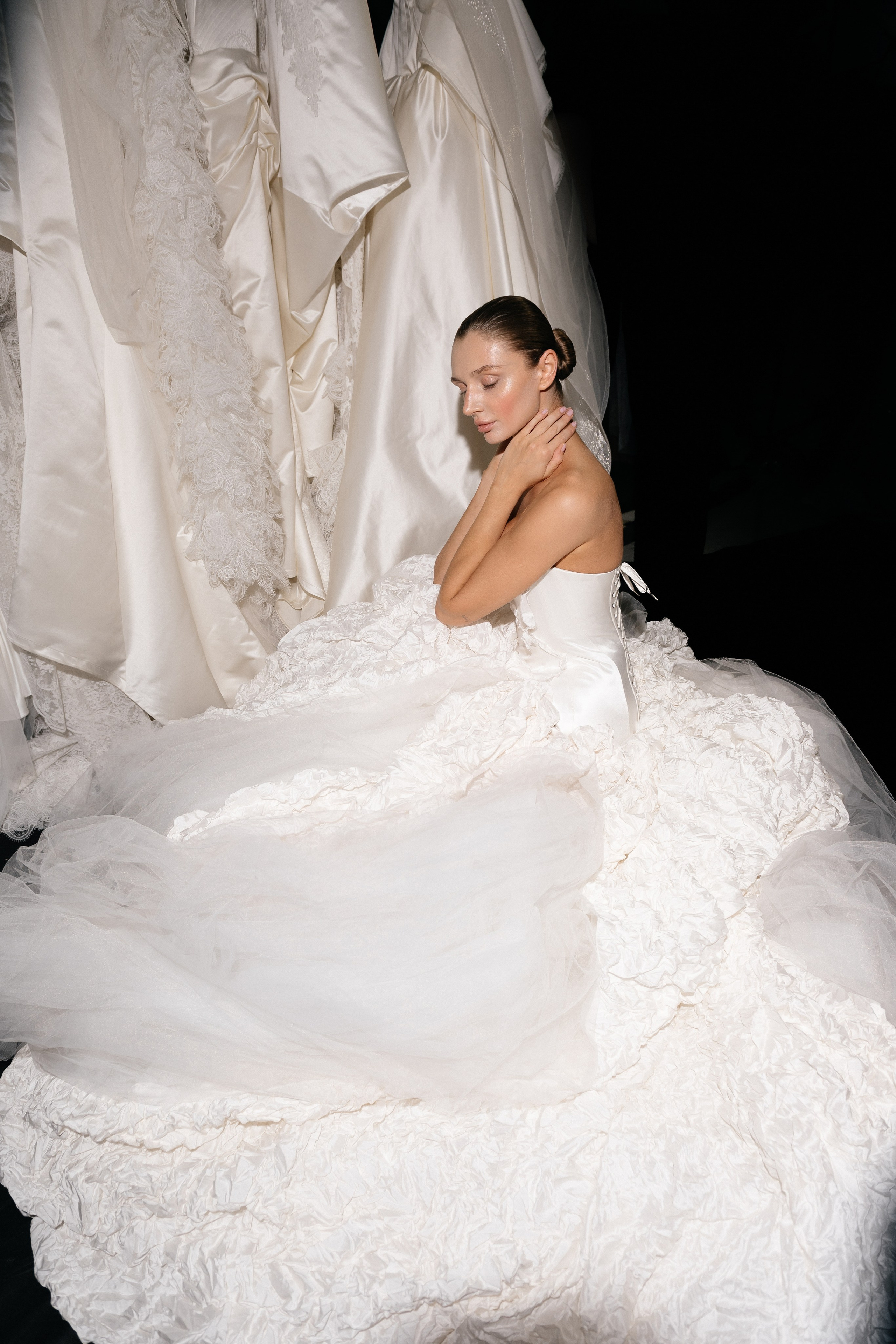 INCOGNITO Rara Avis Group & Kuraje Fashion Show 2027 INCOGNITO. Wedding PHOTOGRAPHER Andrew Vnukov