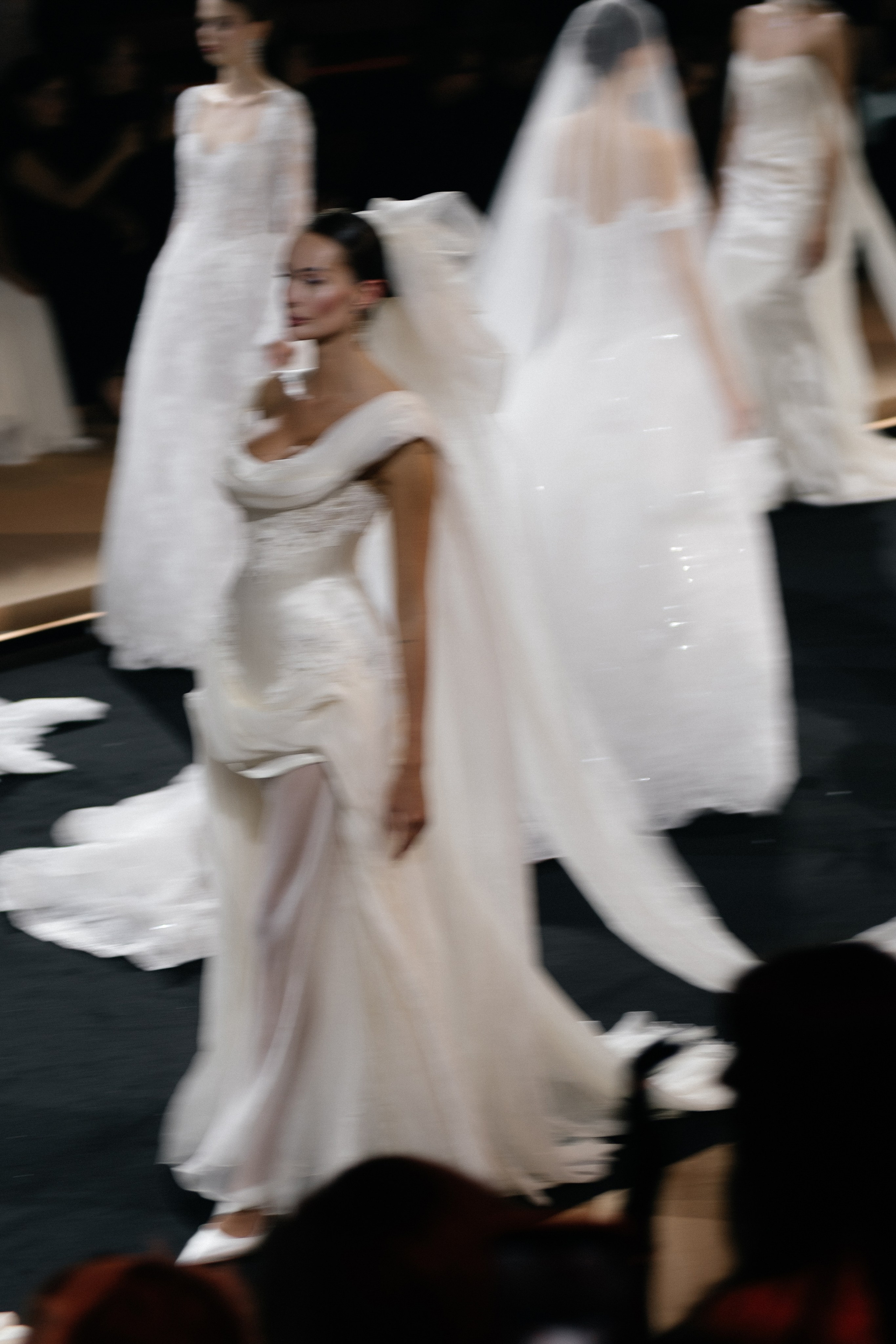 INCOGNITO Rara Avis Group & Kuraje Fashion Show 2027 INCOGNITO. Wedding PHOTOGRAPHER Andrew Vnukov