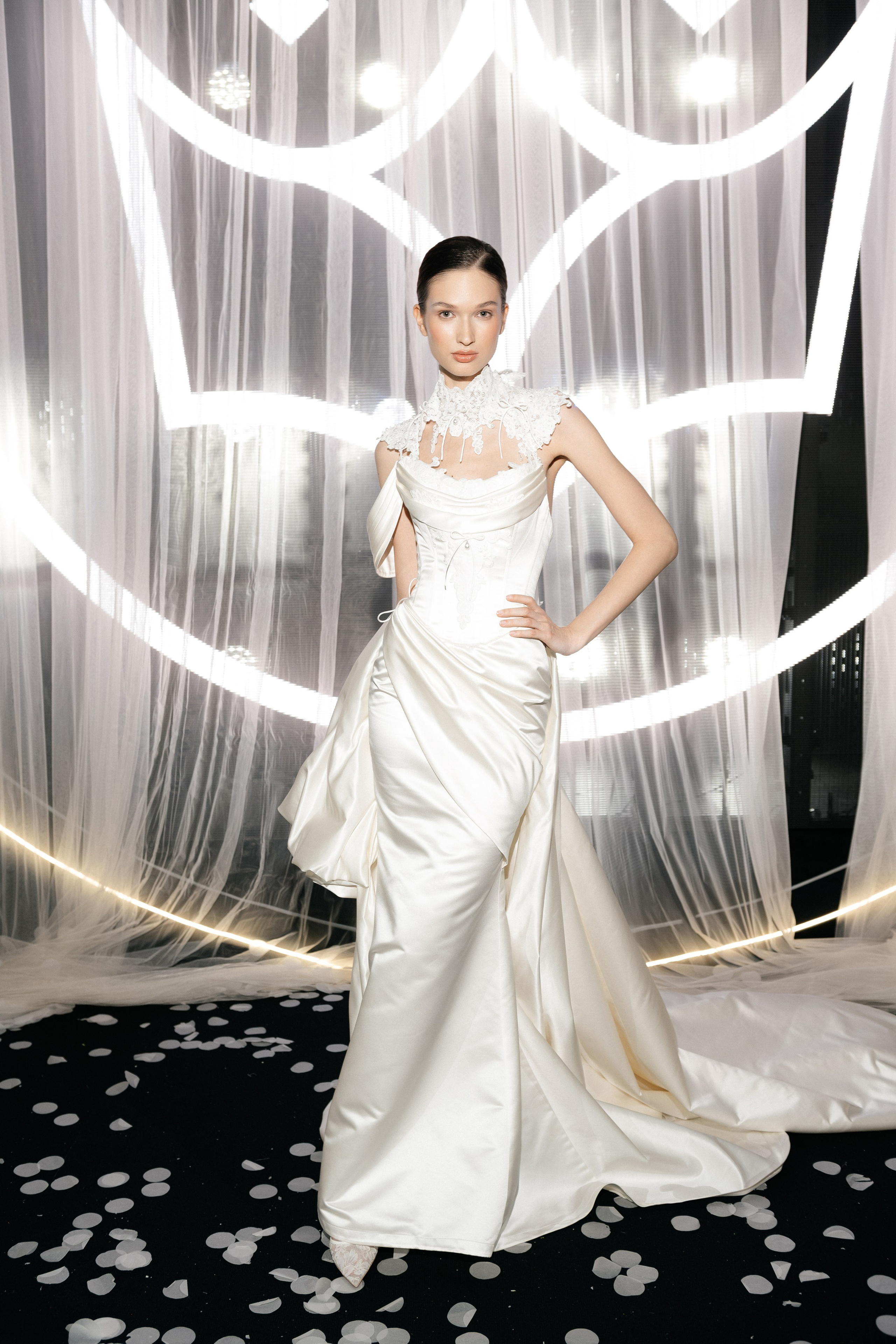 INCOGNITO Rara Avis Group & Kuraje Fashion Show 2027 INCOGNITO. Wedding PHOTOGRAPHER Andrew Vnukov