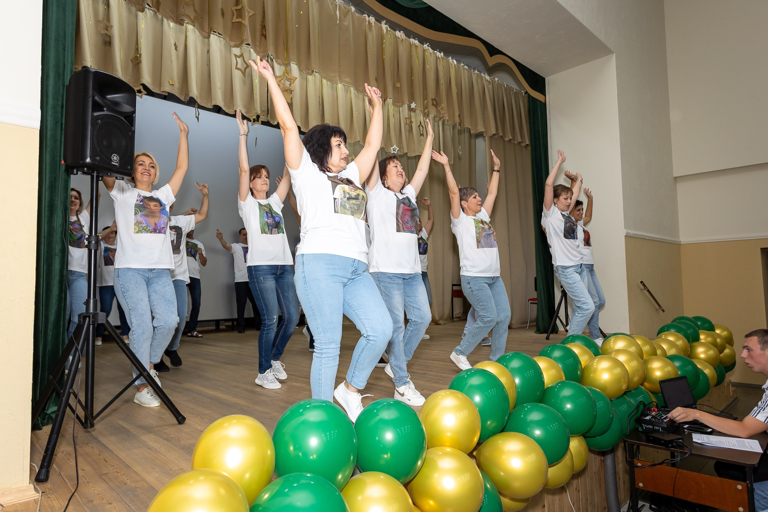 Вручение аттестата и выпускной вечер. Выпускные альбомы Майкоп, Краснодар Елена Золотарева