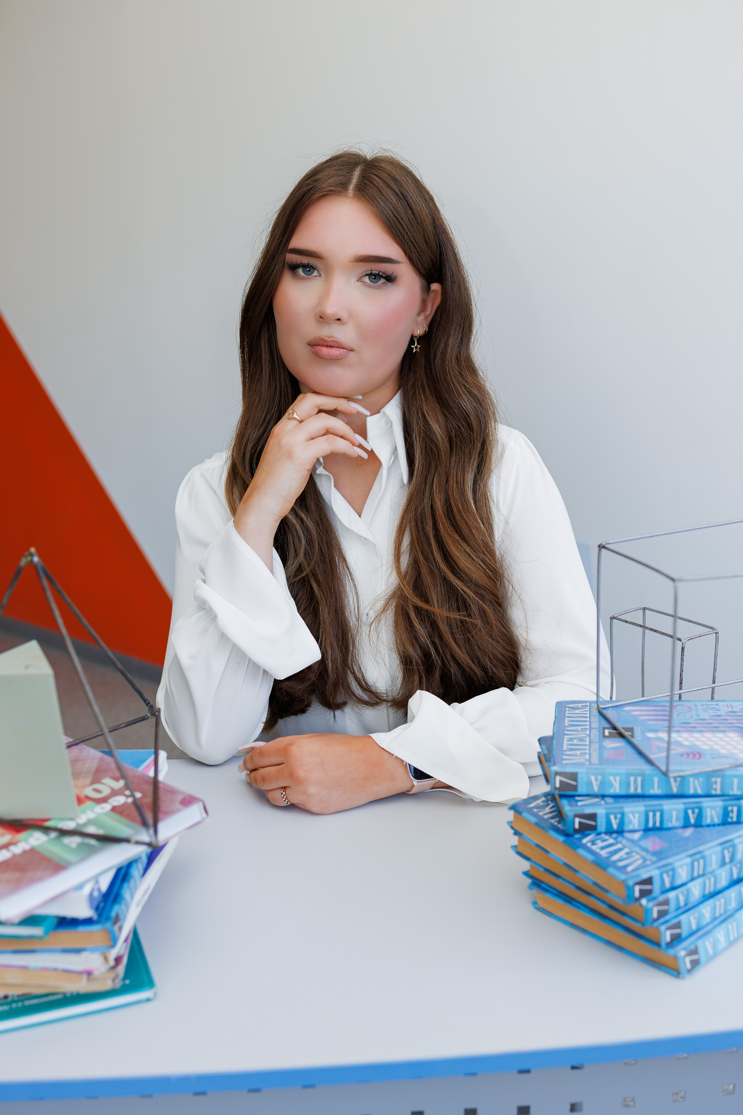 Позы для школьной фотосессии. Фотограф Медногорск Кувандык Оксана Шерехода свадебные, семейные, индивидуальные, школьные фотосессии. Печать фотоальбомов