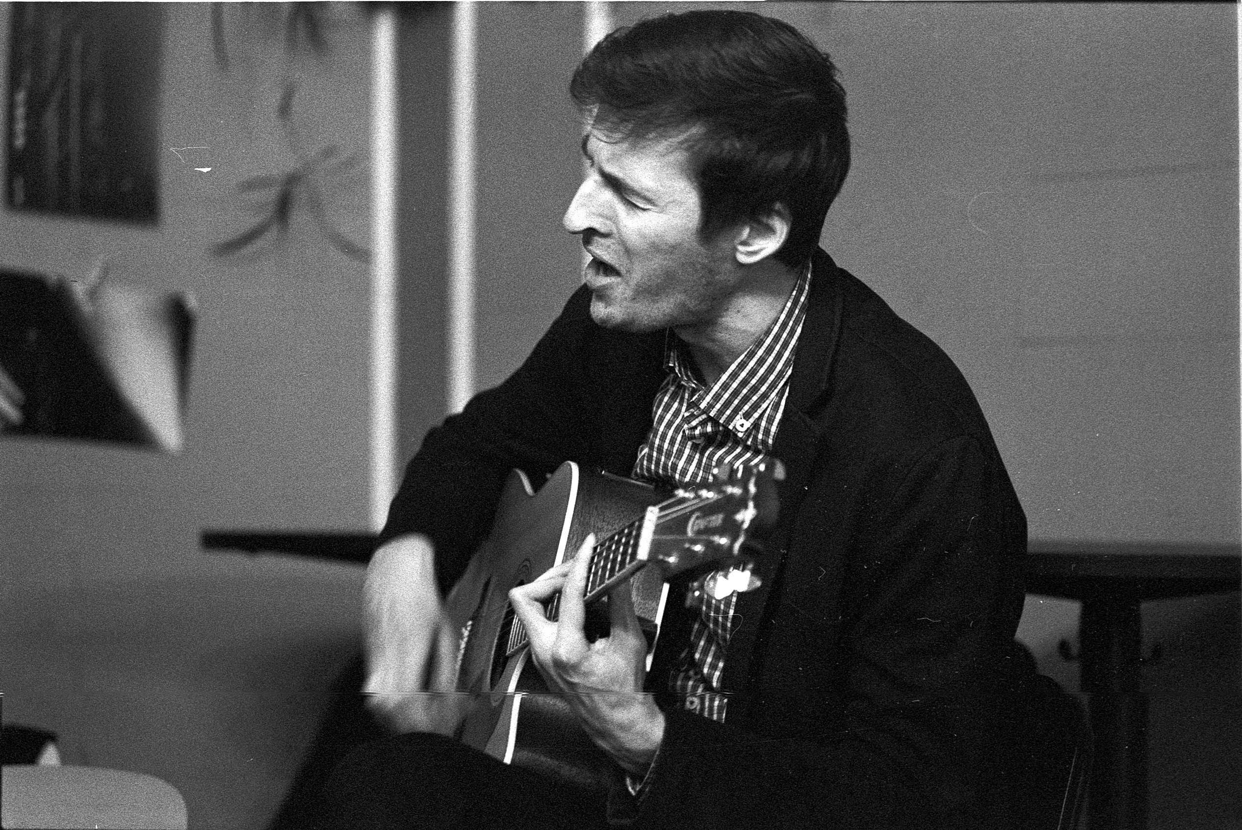 12.12.2021 // Гитара и фотография. Фотовыставки serebro.gallery, в которых автором можешь стать ты! | Москва